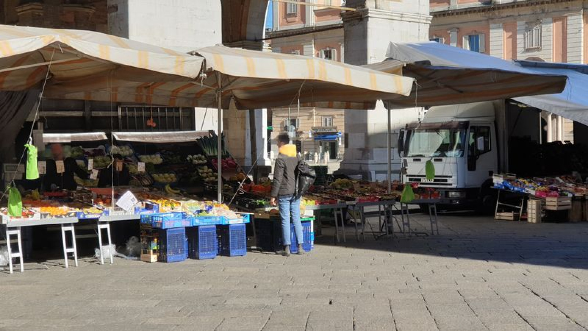 "Il mercato resti nelle sedi storiche". Attesa per le linee guida regionali