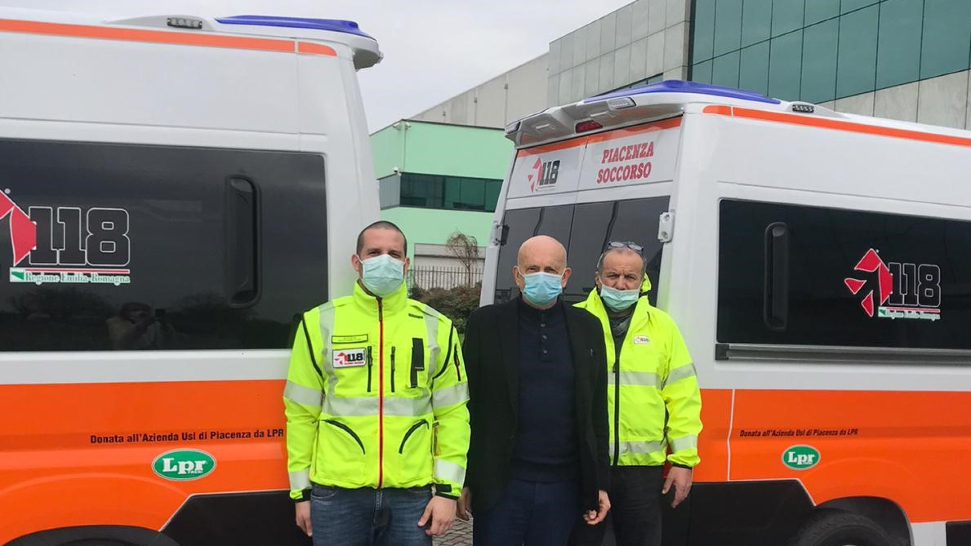 Lpr dona due ambulanze alla rete 118: "Dare una mano è un dovere"