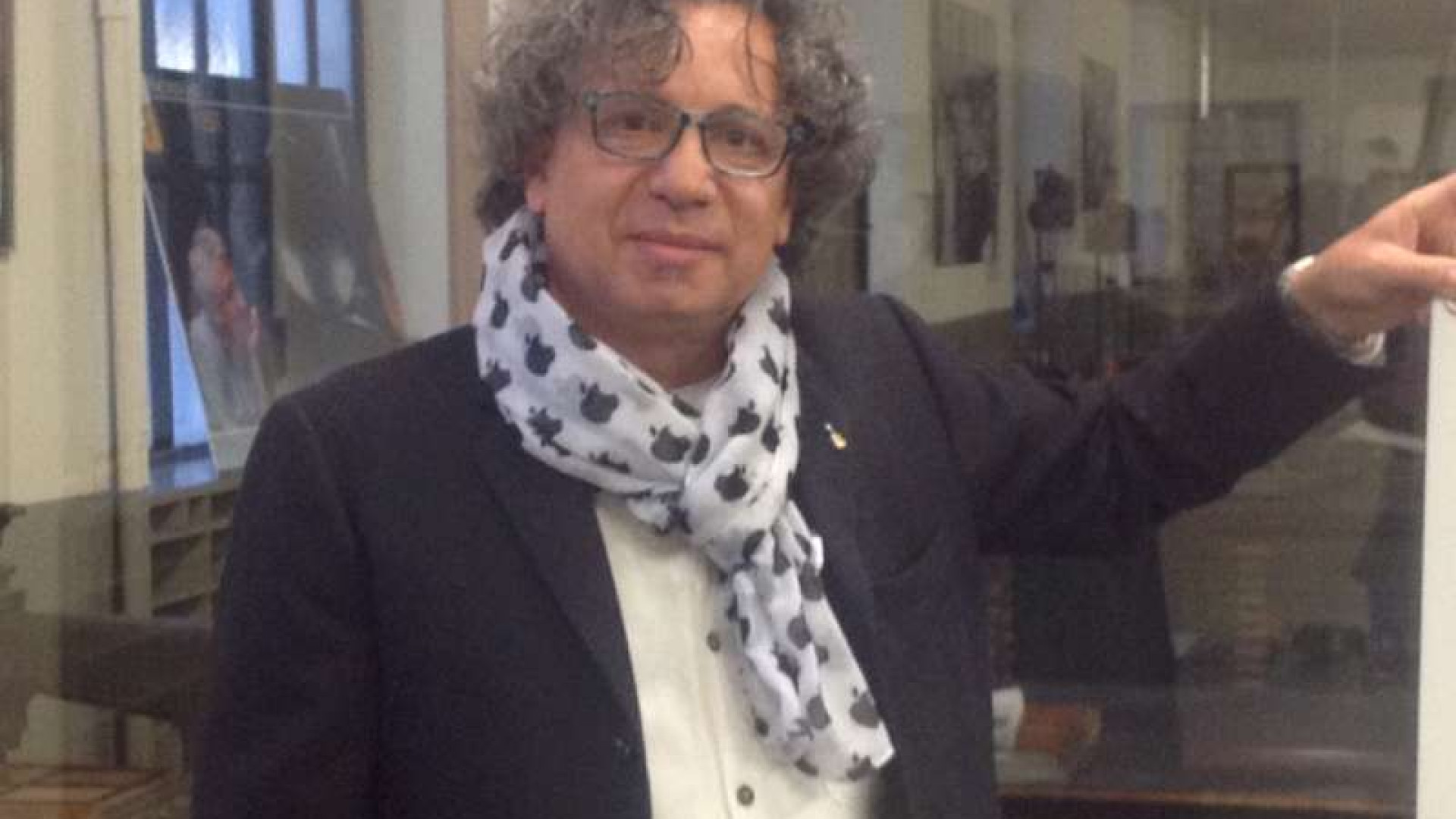 Il chitarrista Beppe Lombardo al lavoro per Greg Lake. Venerdì show a Caorso