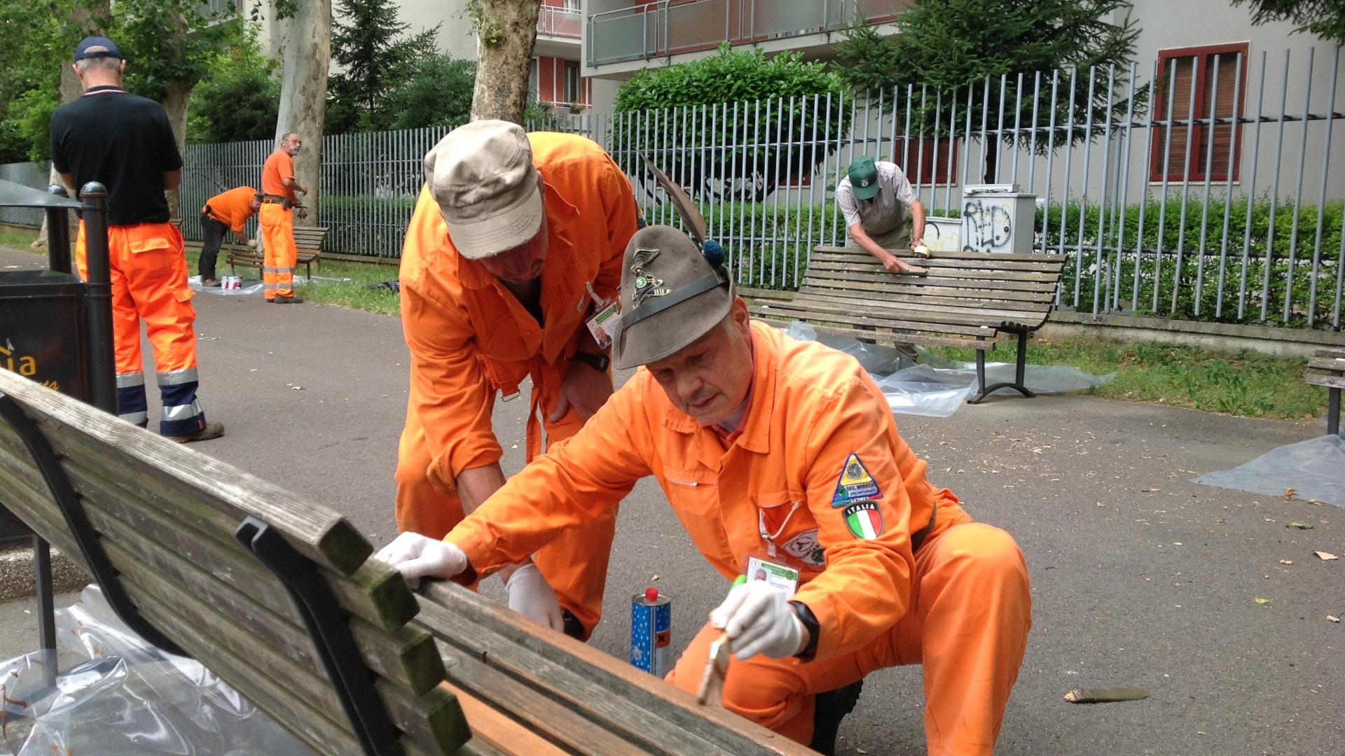 Facsal, alpini al lavoro nel weekend per la sistemazione di 200 panchine