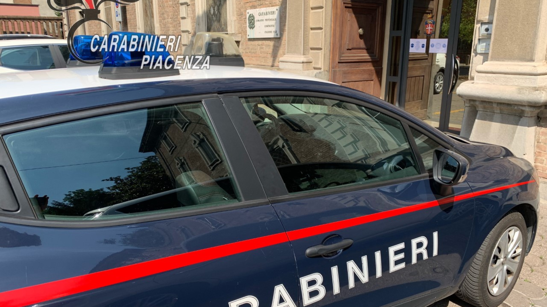 Deve scontare 4 anni per spaccio, rapina e lesioni. Arrestato a Piacenza