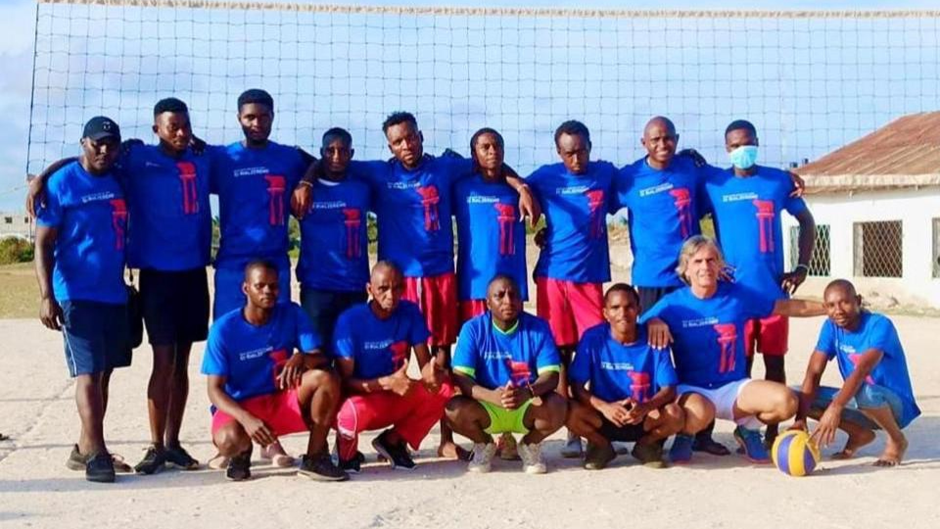 "Ci rialzeremo", maglie piacentine a una squadra di pallavolo in Kenya