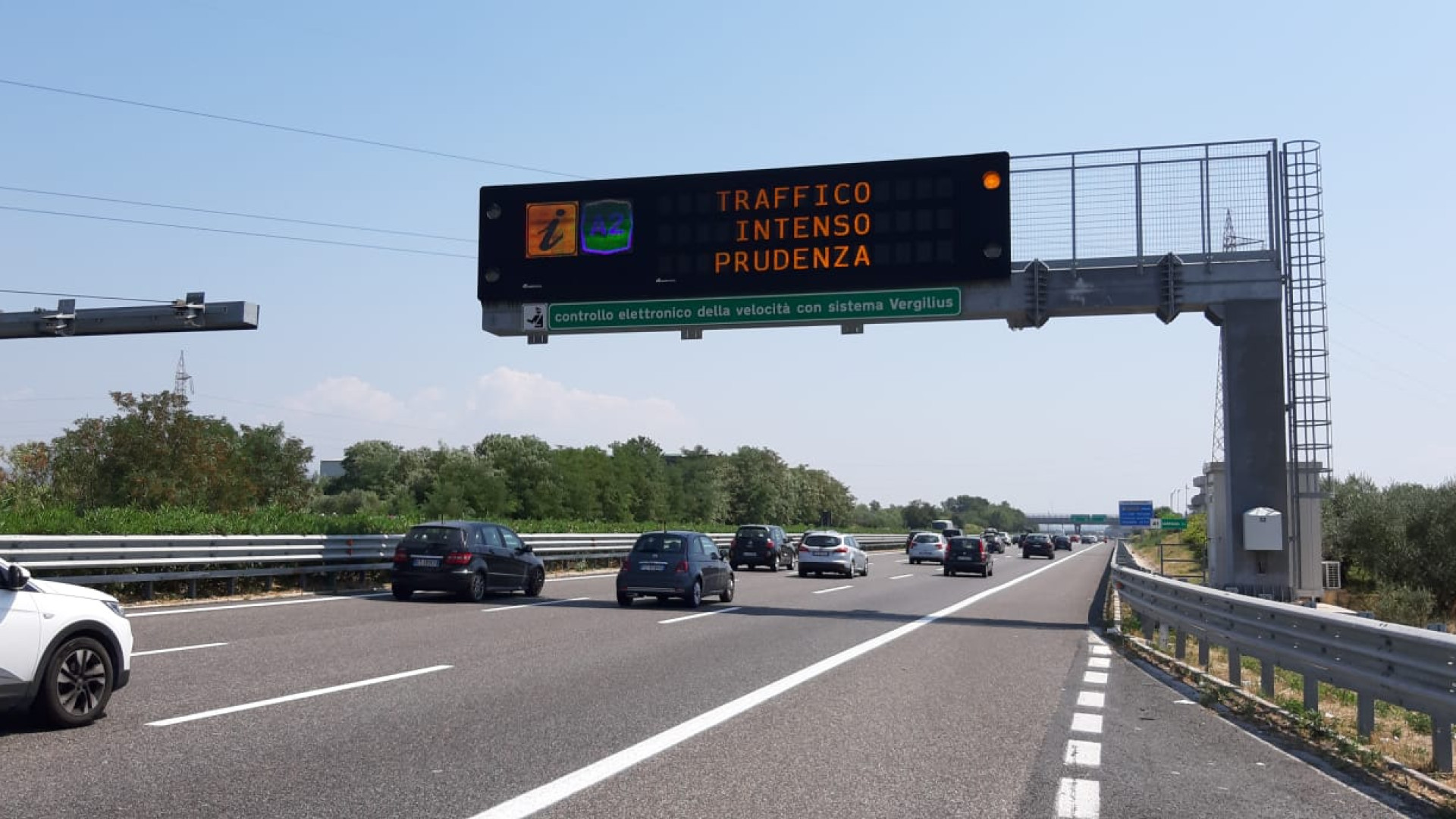 Traffico intenso, al via il primo fine settimana da bollino rosso