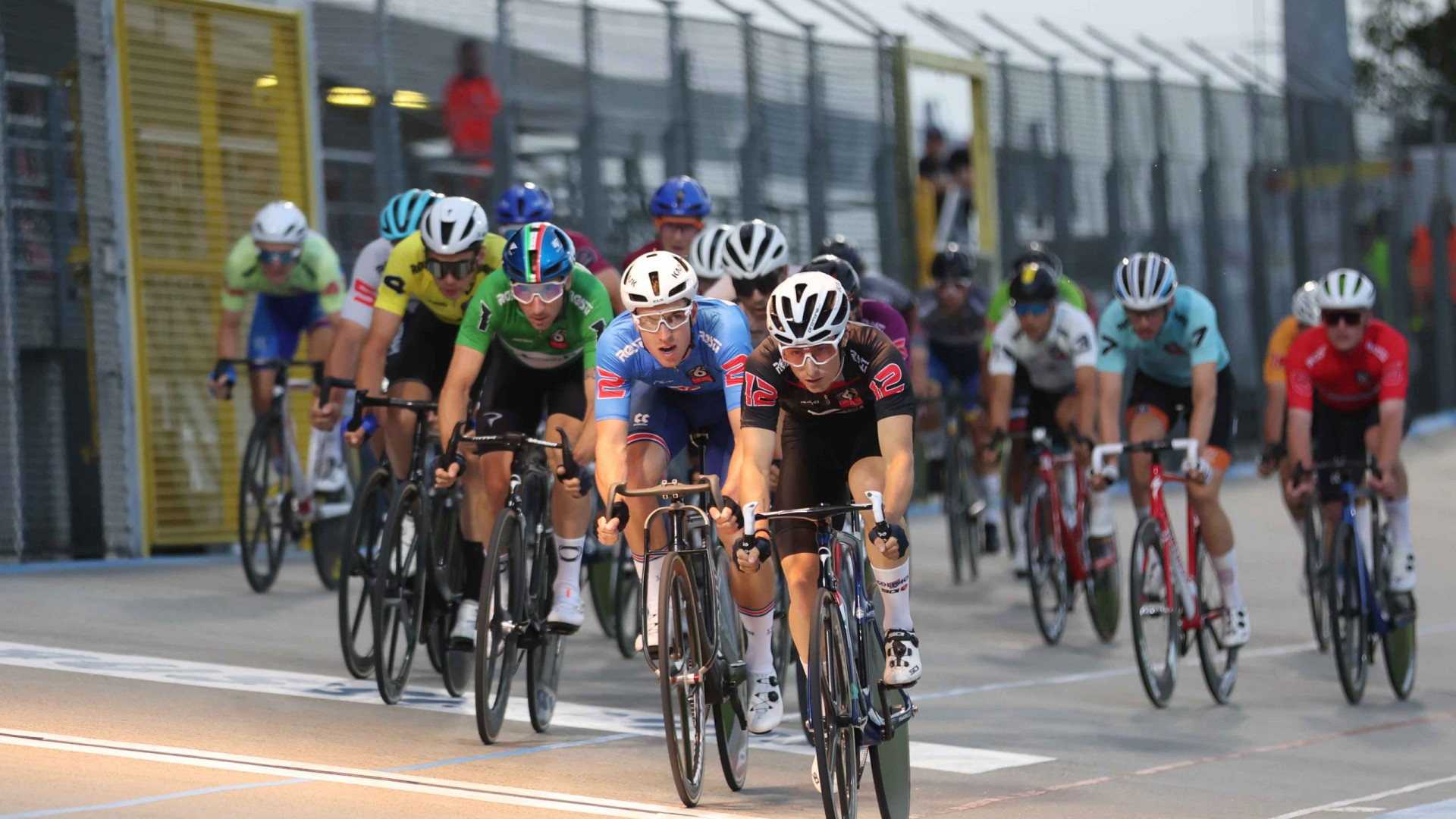 Sei giorni delle rose: Walsh e Moore al comando della gara a coppie maschile