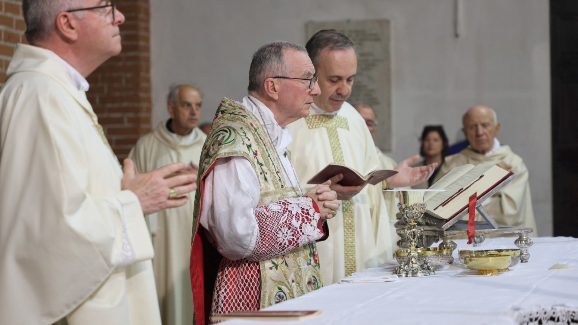 "Uomo del dialogo e fiducia nella Provvidenza": Pietro Parolin ricorda Casaroli