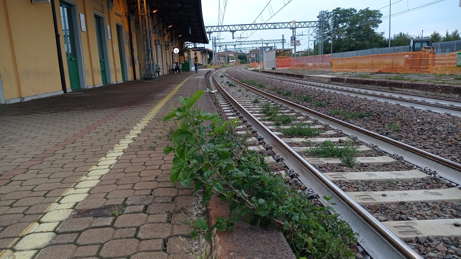 "Non lasciare la stazione all'incuria": il Comune di Castello riscrive a RFI