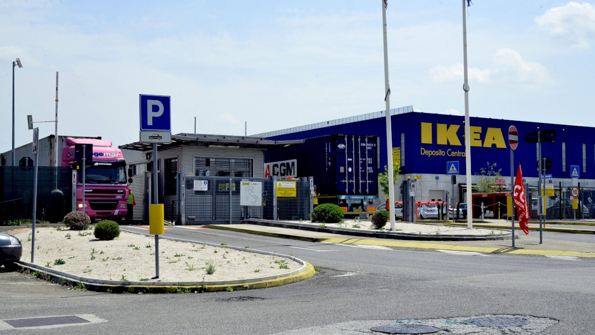 Vertenza Ikea, i sindacati Cisl e Uil: "Il nostro accordo è migliorativo"
