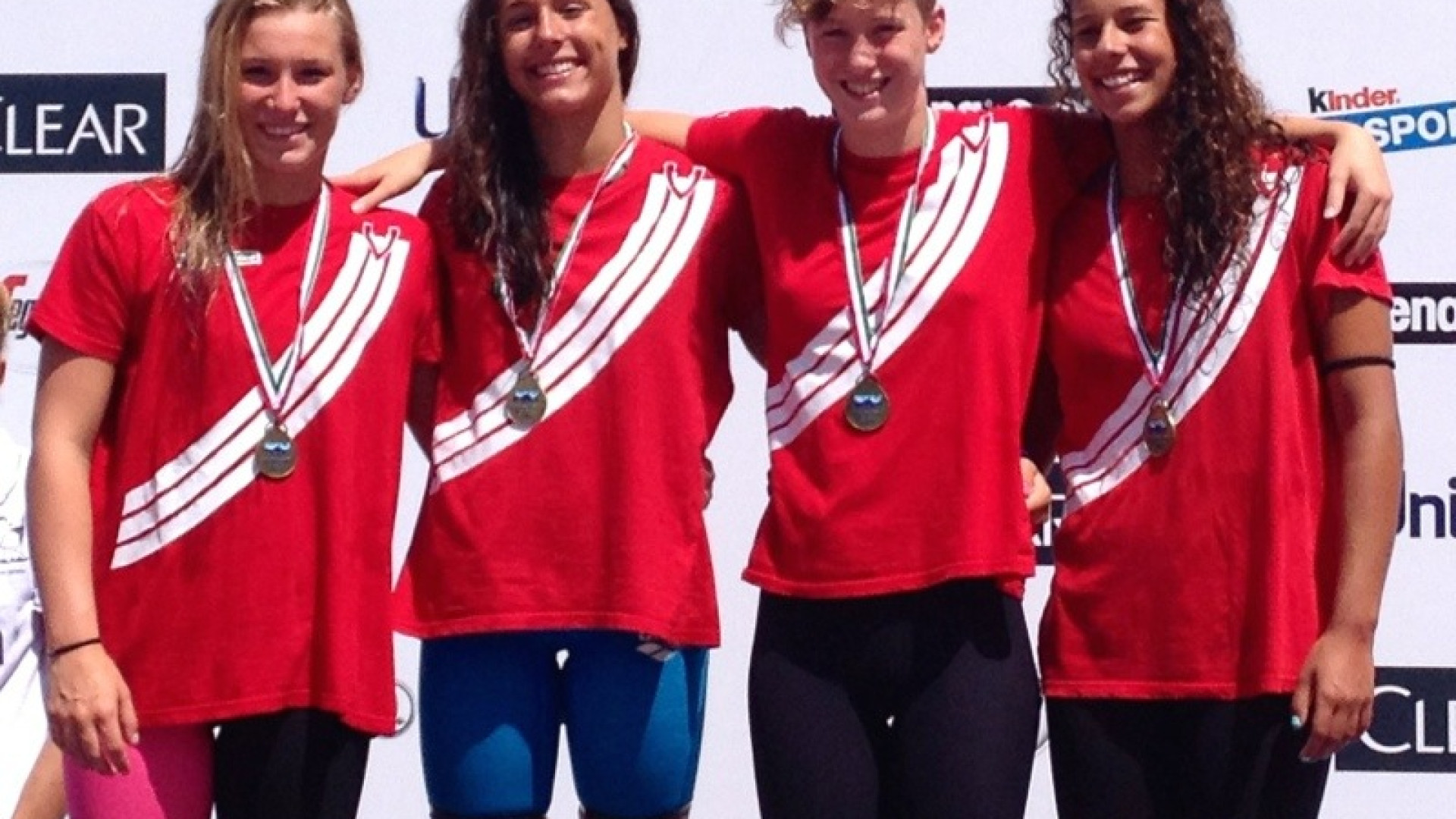Nuoto, le ragazze della Vittorino sono super: vice campionesse d'Italia