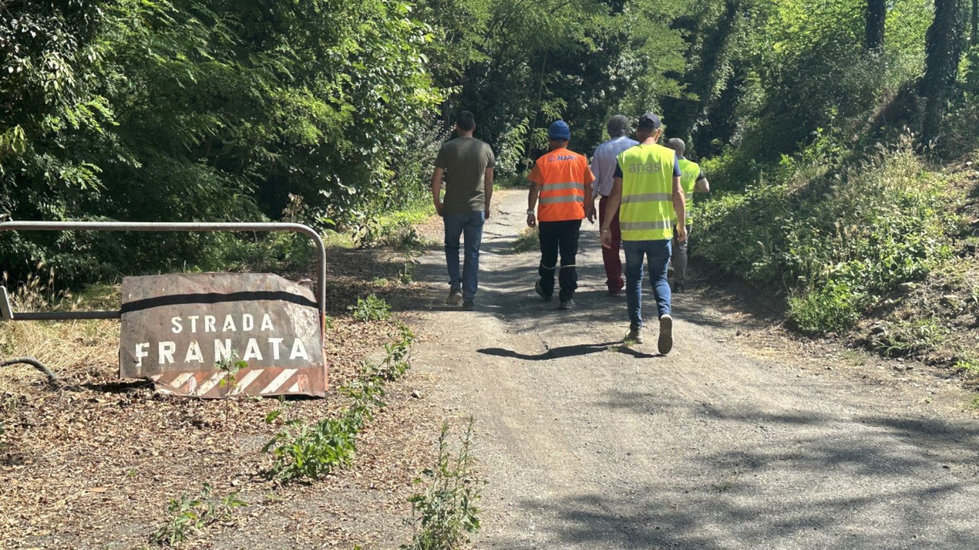 Cantiere di Cassolo, sopralluogo alla vecchia 45. "Va asfaltata ma regge"