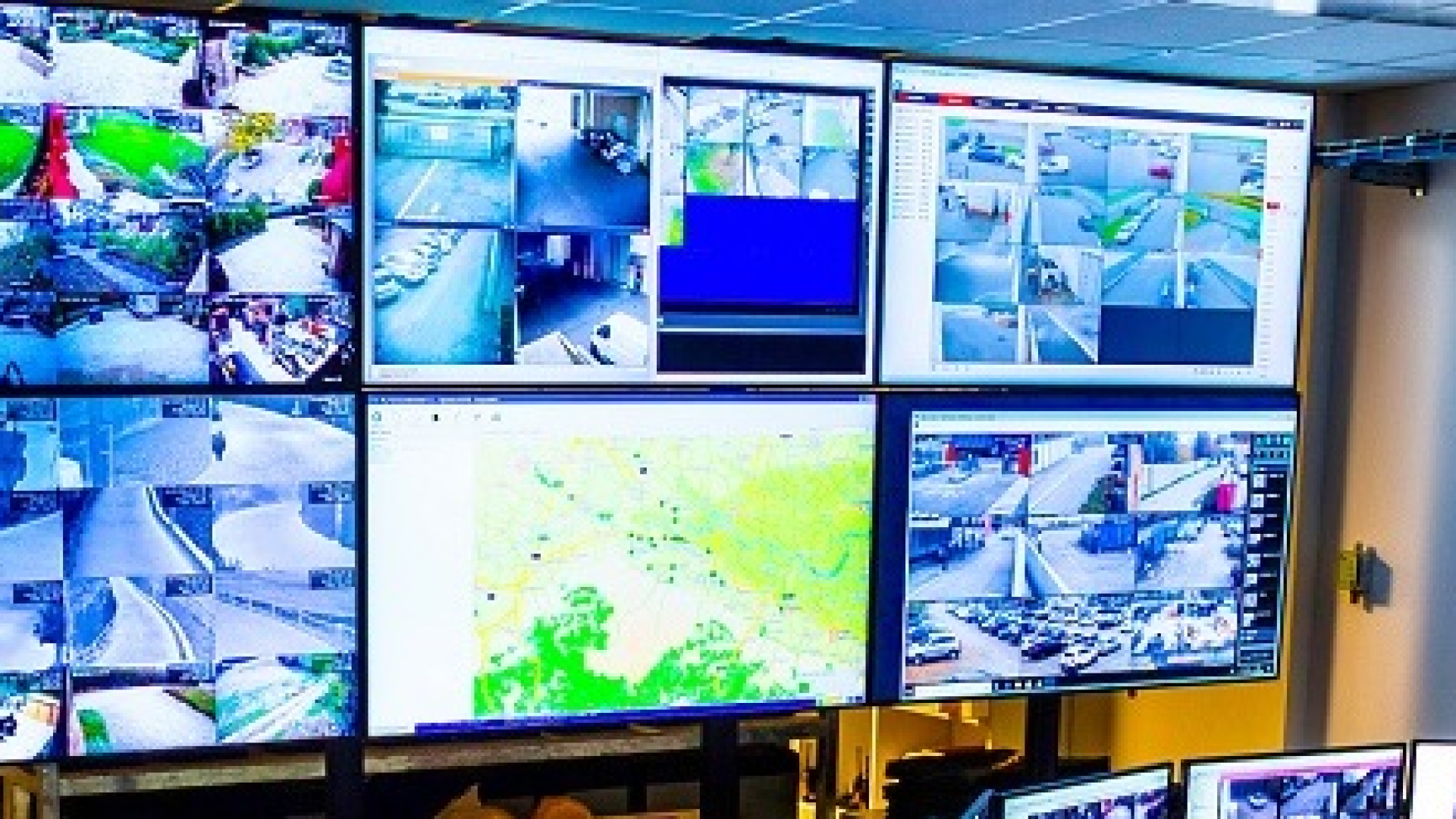 Alle due di notte sul tetto di un edificio: fermati due minori. Una denuncia