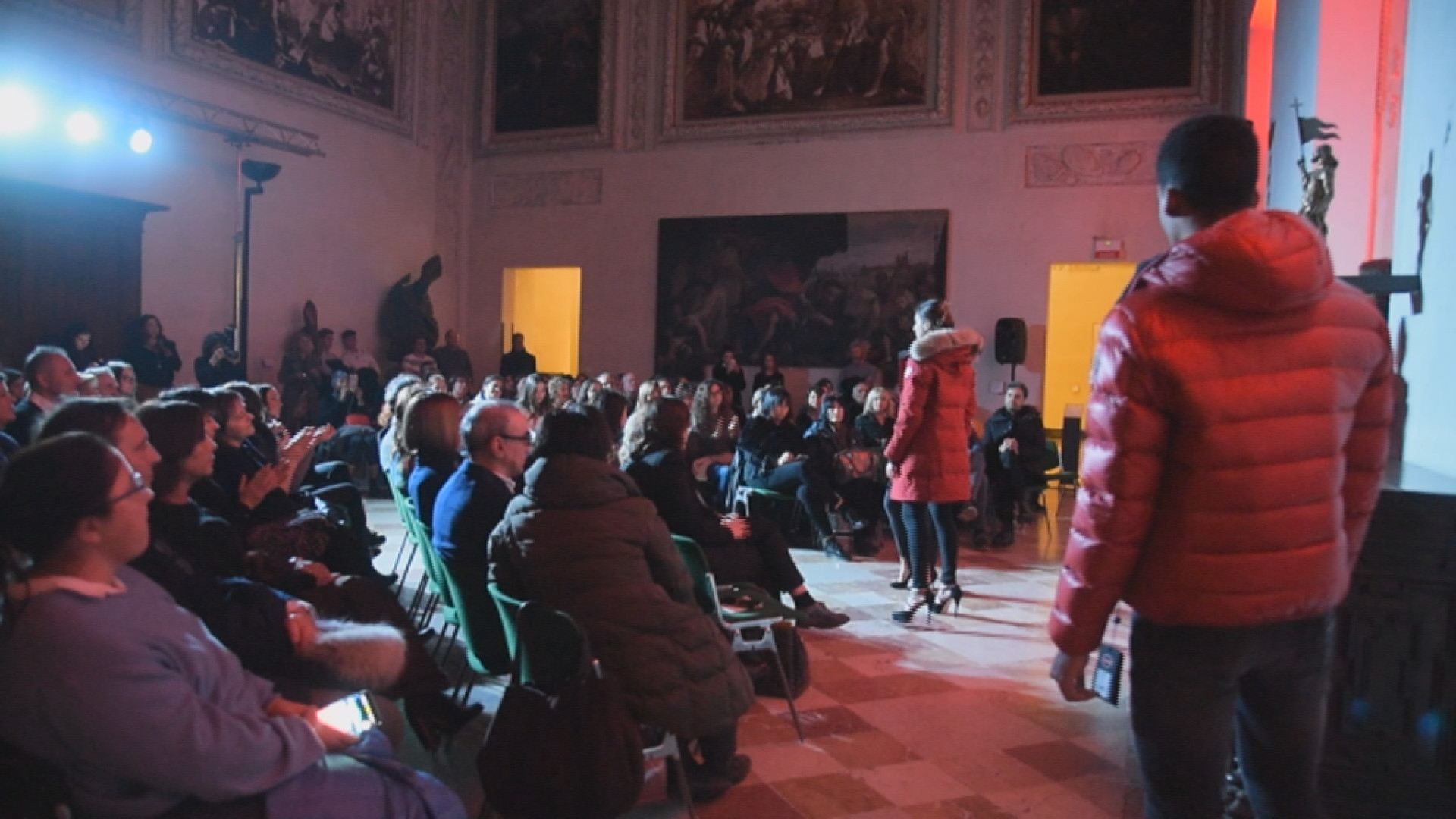 Successo per la sfilata di moda contro la violenza sulle donne