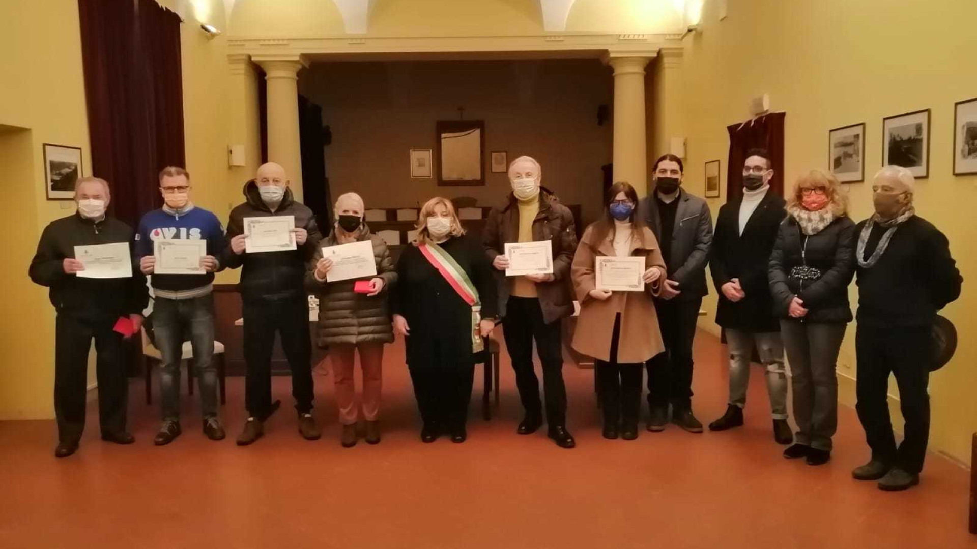 Caorso premia i volontari: Rocca d'Oro a Giovanna Micocci e Sergio Montanari