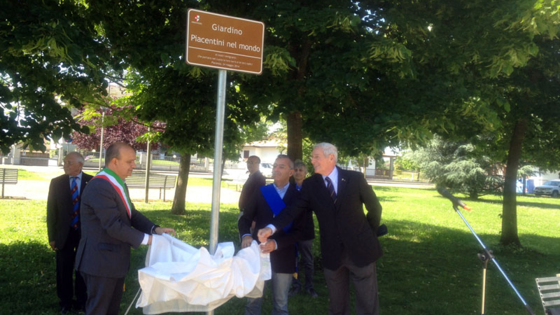 Un giardino a La Verza dedicato al sacrificio degli emigrati piacentini