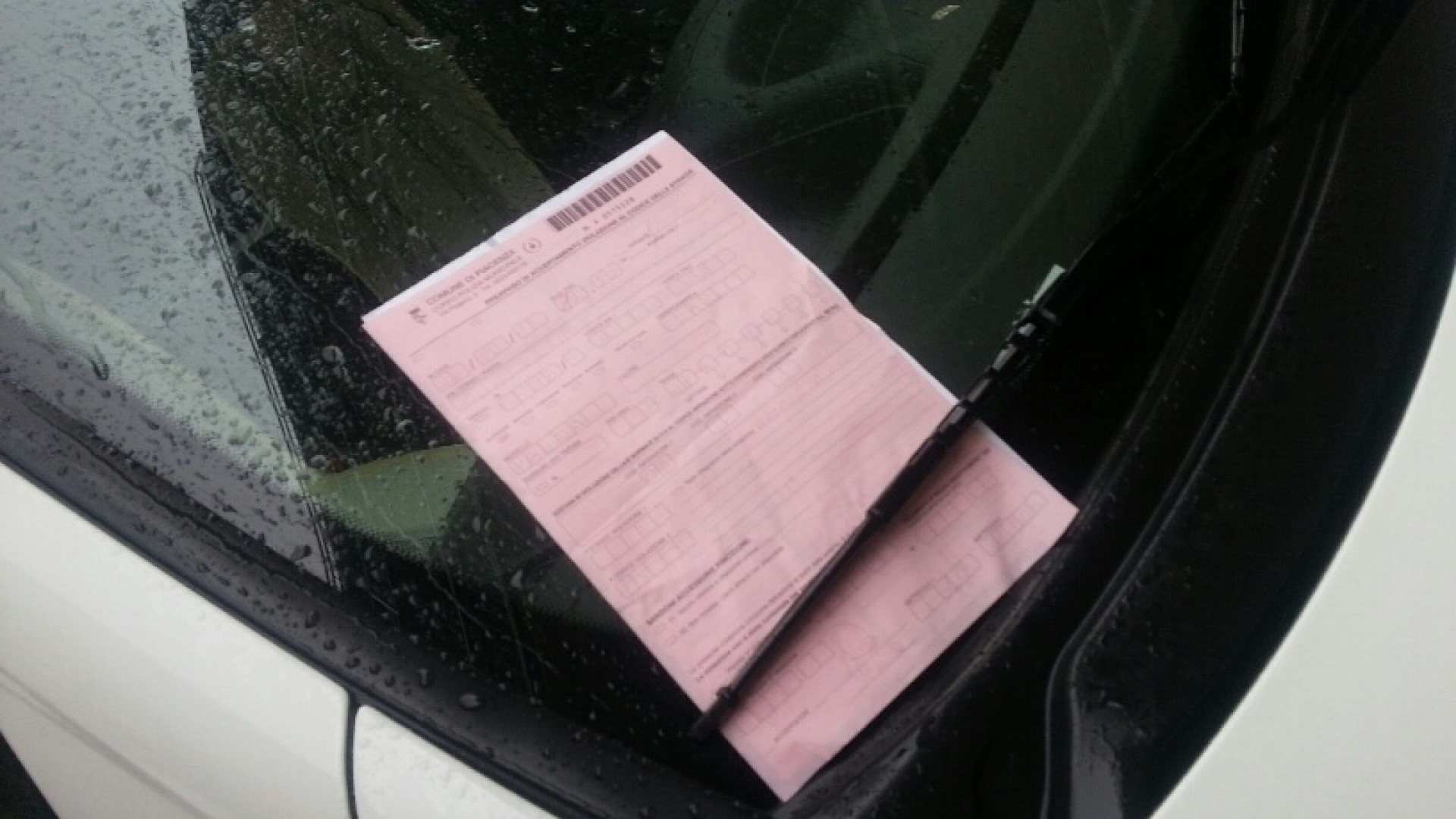 Multe a casa senza preavviso: è polemica. Vigili: “Siamo in regola”