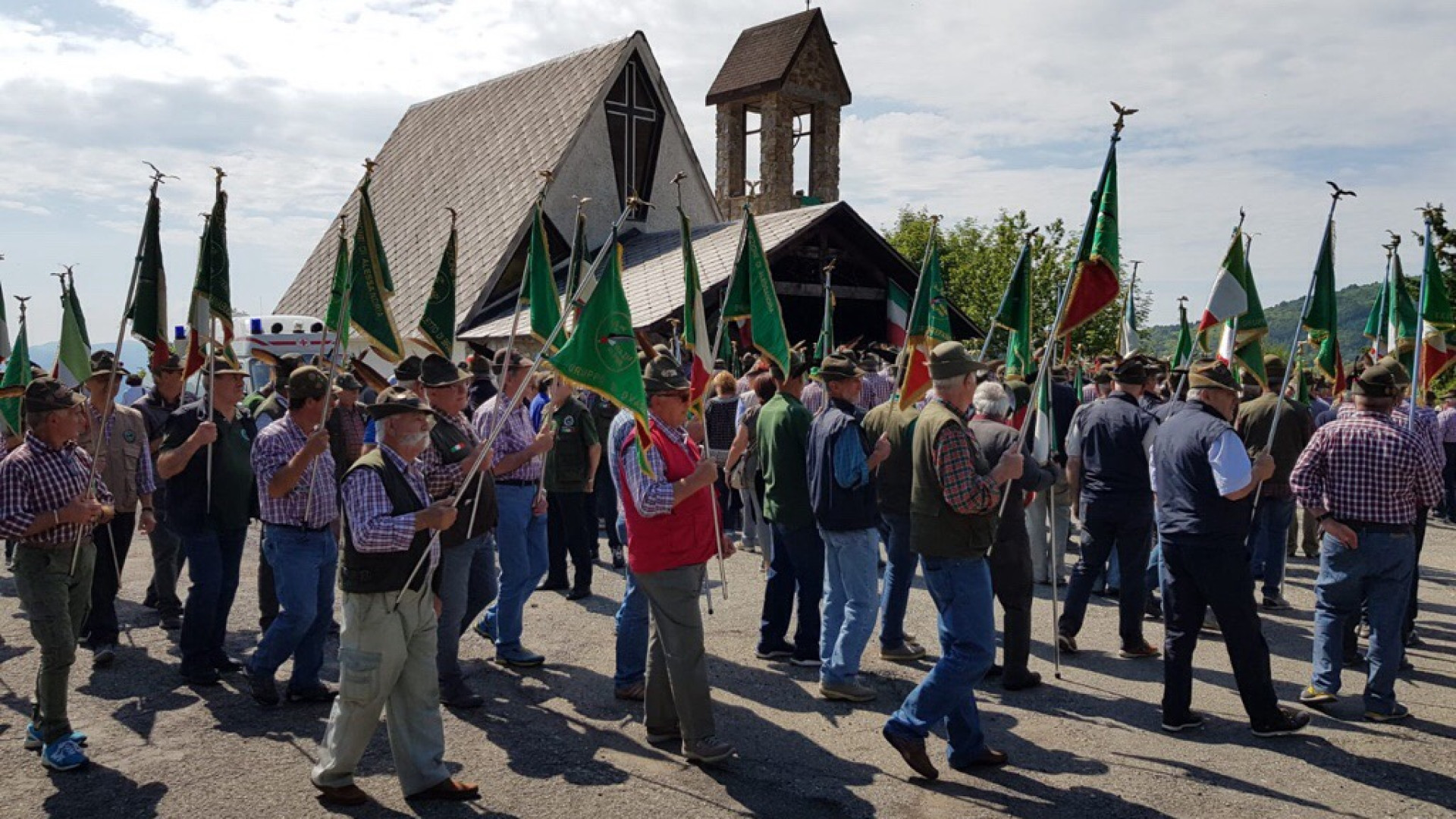 A Capannette di Pej il raduno degli alpini di quattro province. FOTO