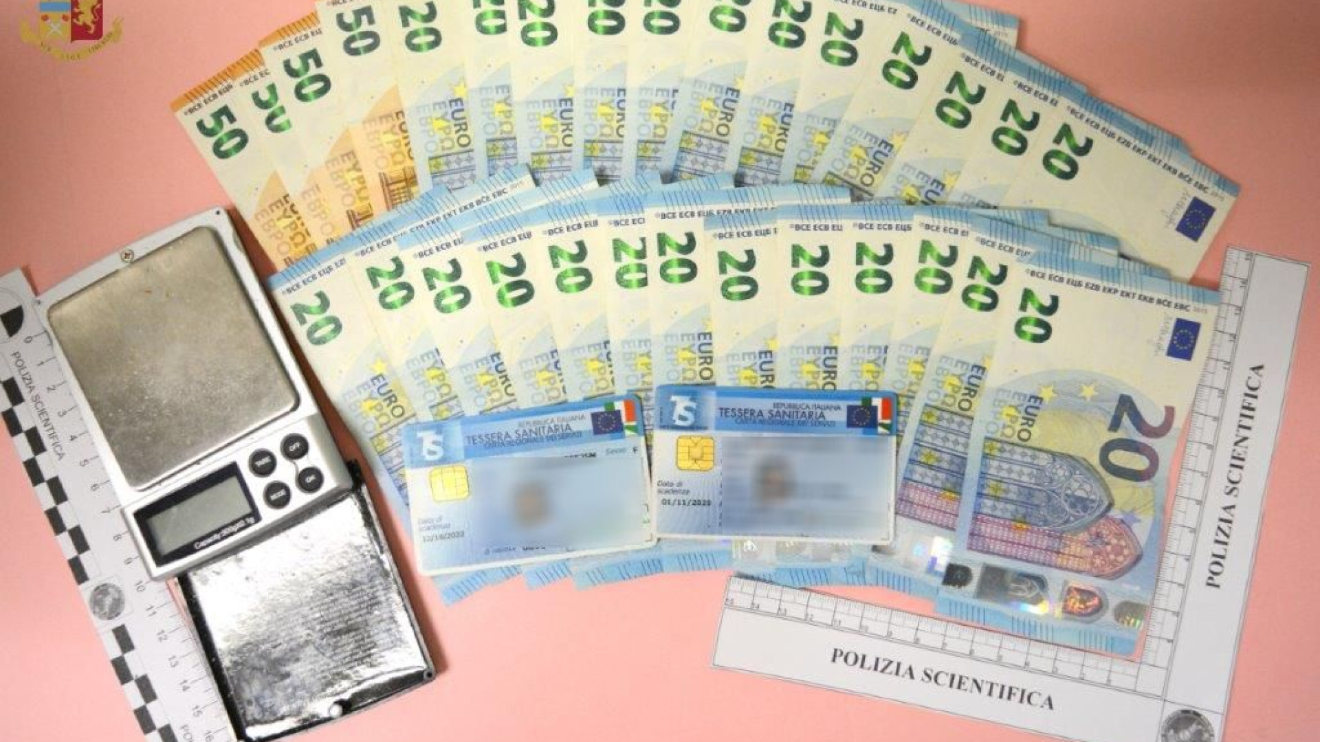 Disoccupato, ma con un alto tenore di vita: trovato con la droga e denunciato