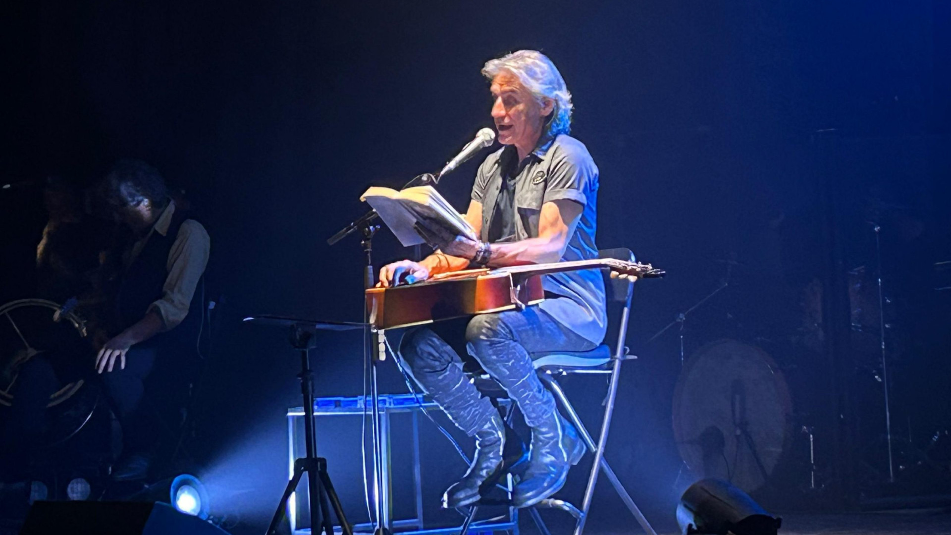 Ligabue, successo a Piacenza: l'anima rock travolge il Teatro Municipale sold out