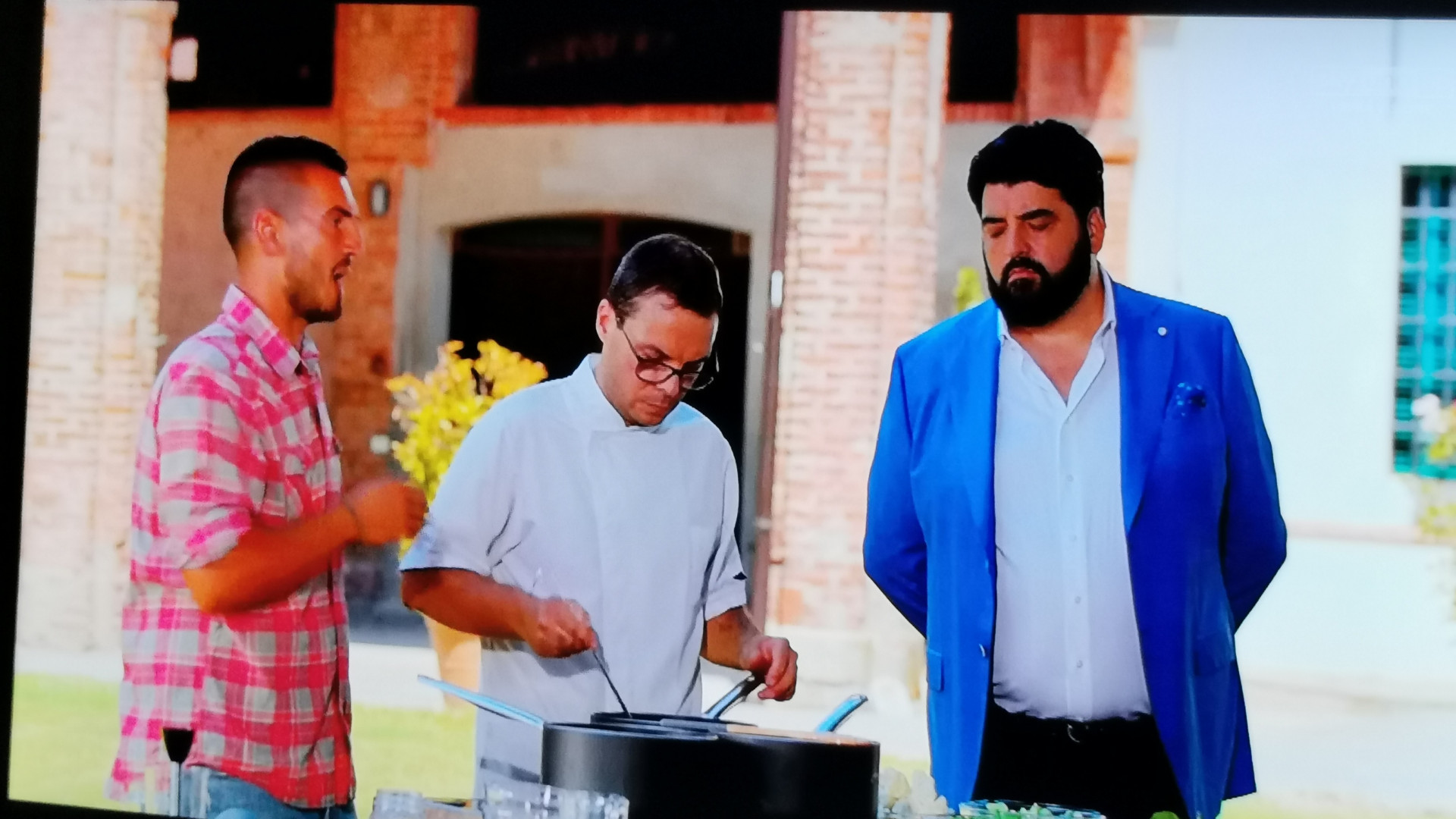 Cannavacciuolo stregato dalla giardiniera porta il talent a Soarza