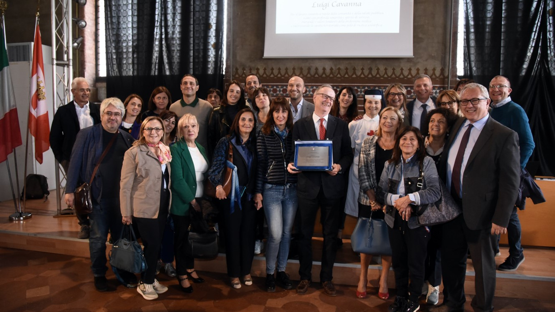 Cittadinanza onoraria a Luigi Cavanna. "I medici dicano no alla guerra dei potenti"