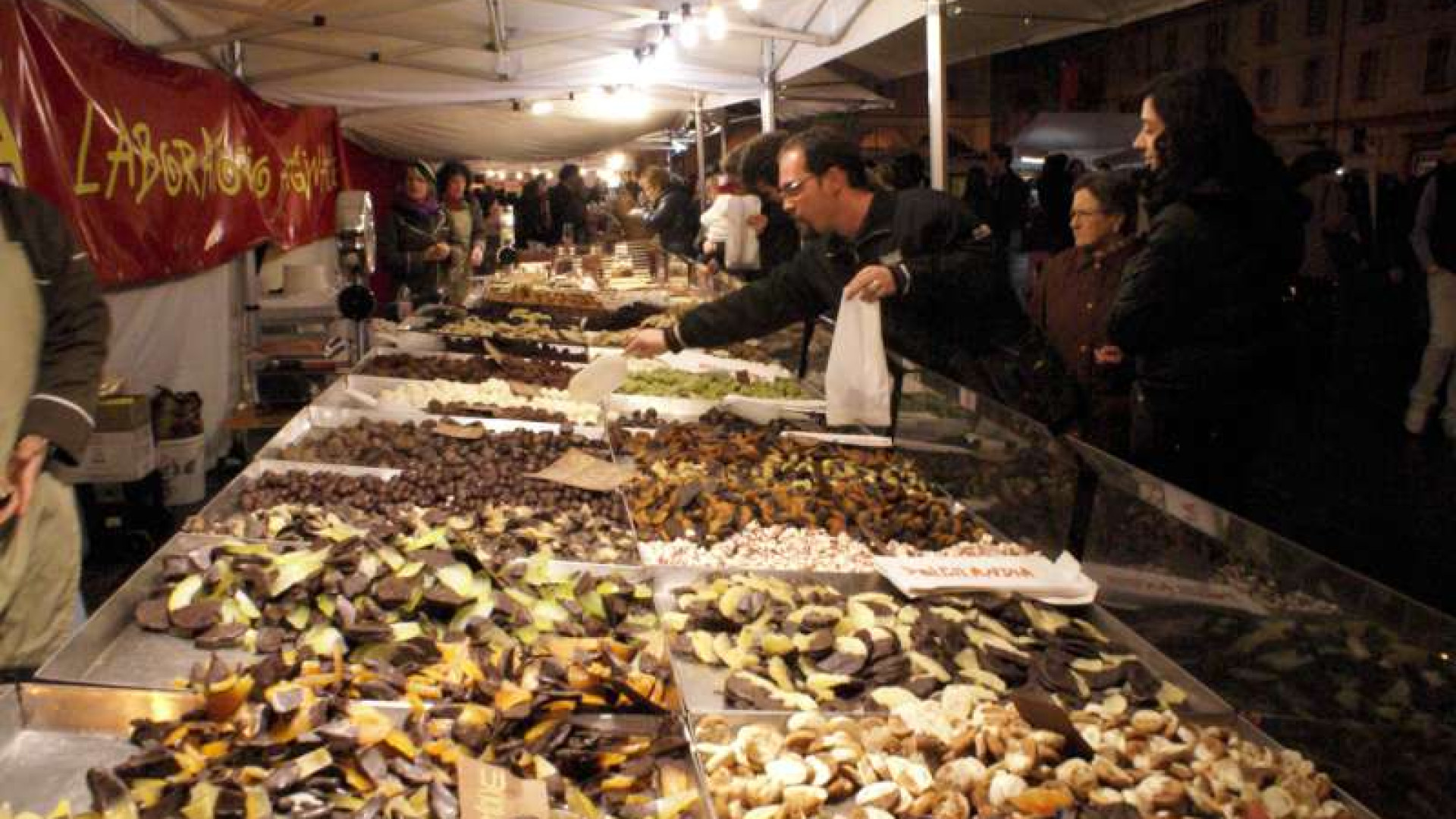 Castelsangiovanni, per i 10 anni di Cioccolandia un salame da 250 metri