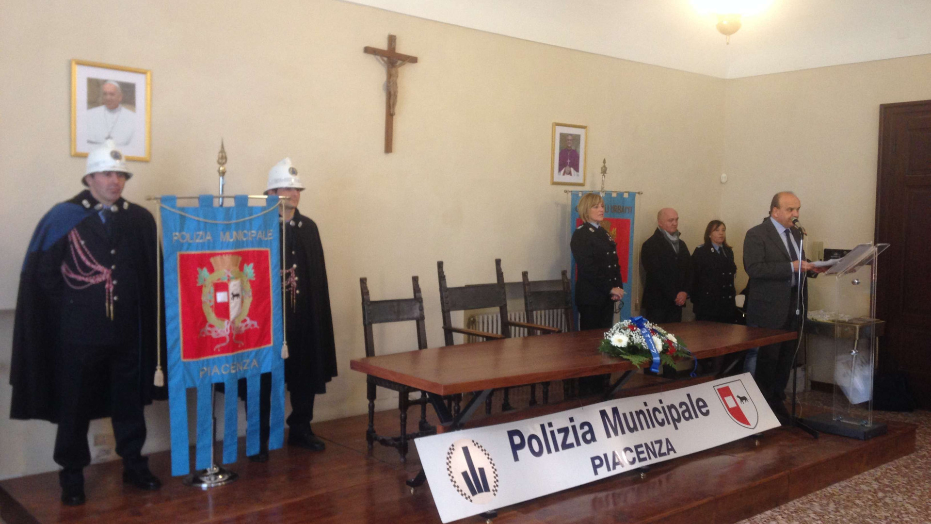 Polizia Municipale: 3.600 multe in più nel 2015. Festa in Duomo