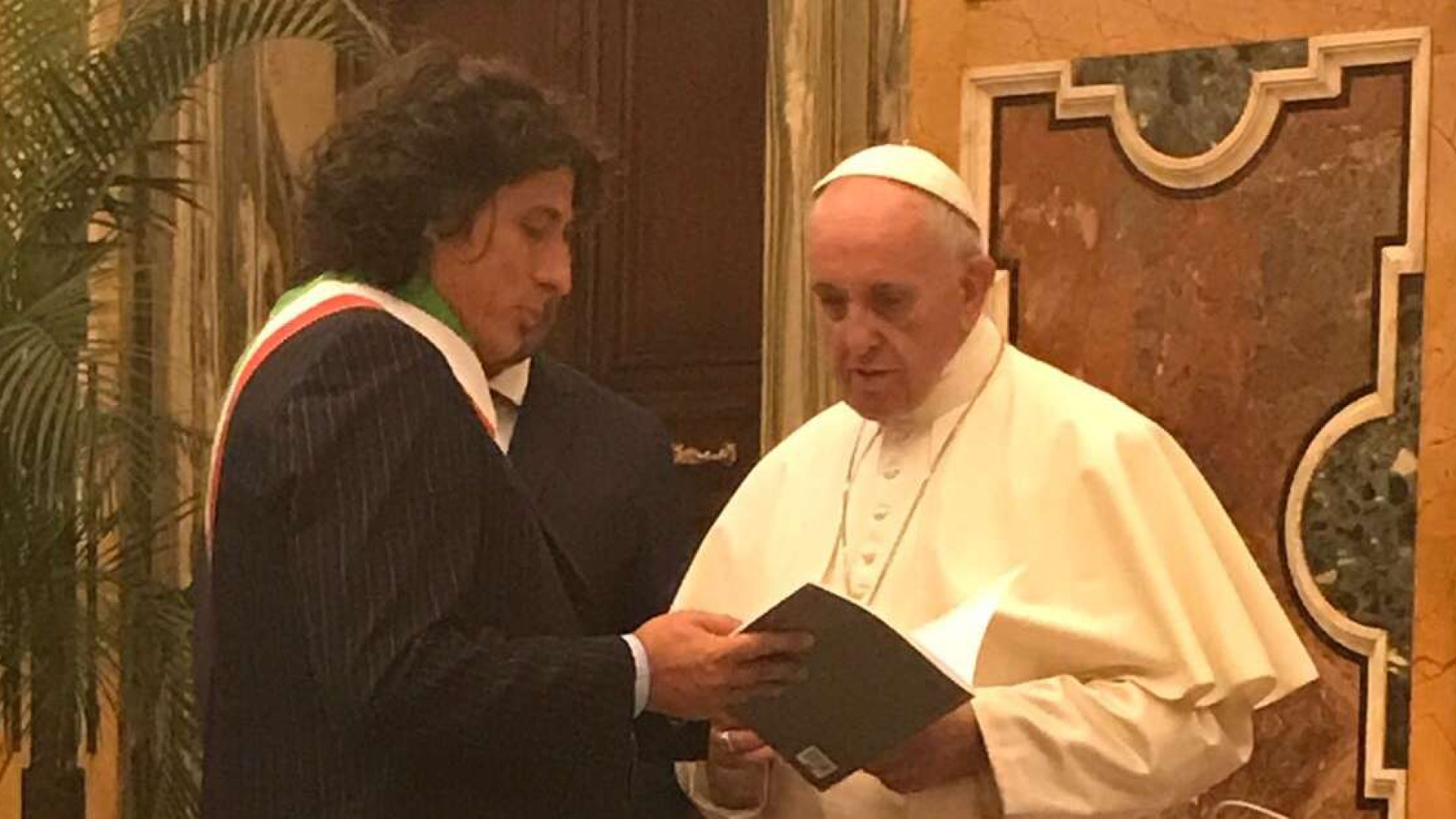 I sindaci Anci in udienza dal Papa: "Abbiate una politica dell'accoglienza"