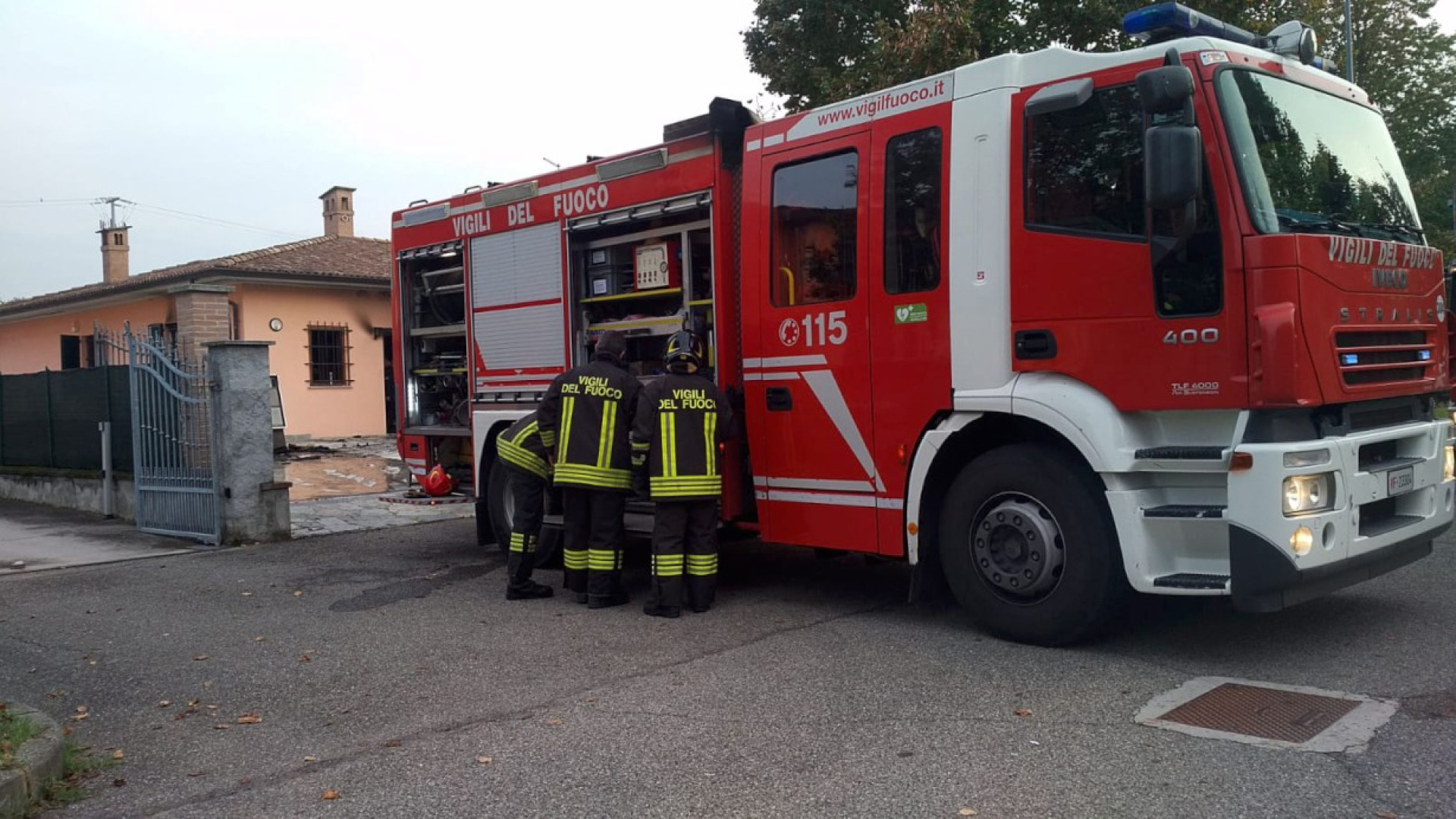 Fiamme in una villetta a Gazzola. Nessun ferito, ingenti i danni alla abitazione