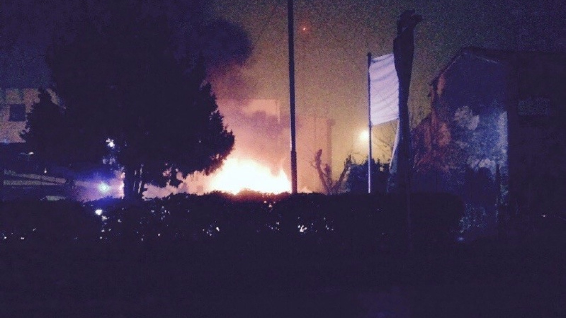 Due automobili in fiamme: pompieri al lavoro in via Cittadella e a Fiorenzuola