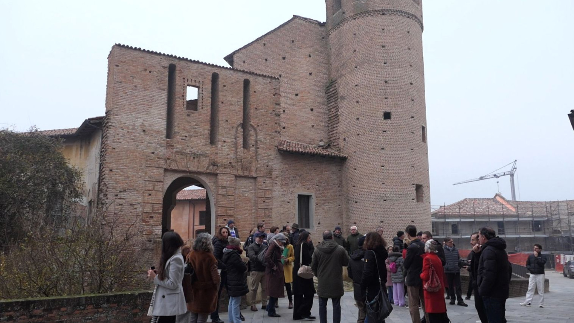 Dal dente di mammut al medioevo: l'archeologia nel castello di Calendasco