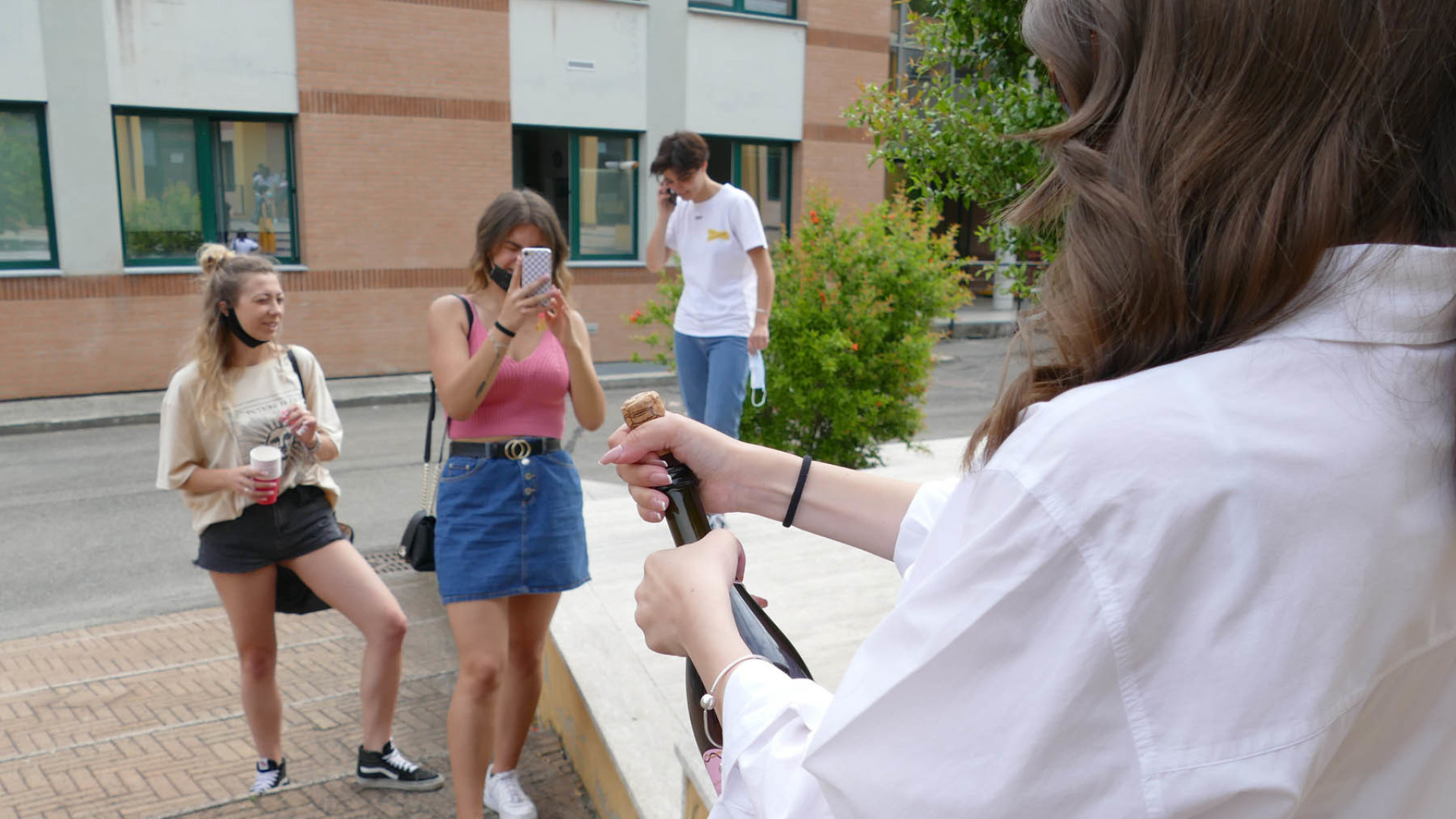 Prima l'ansia, poi il brindisi: al Volta di Castello maturità per più di 200 studenti