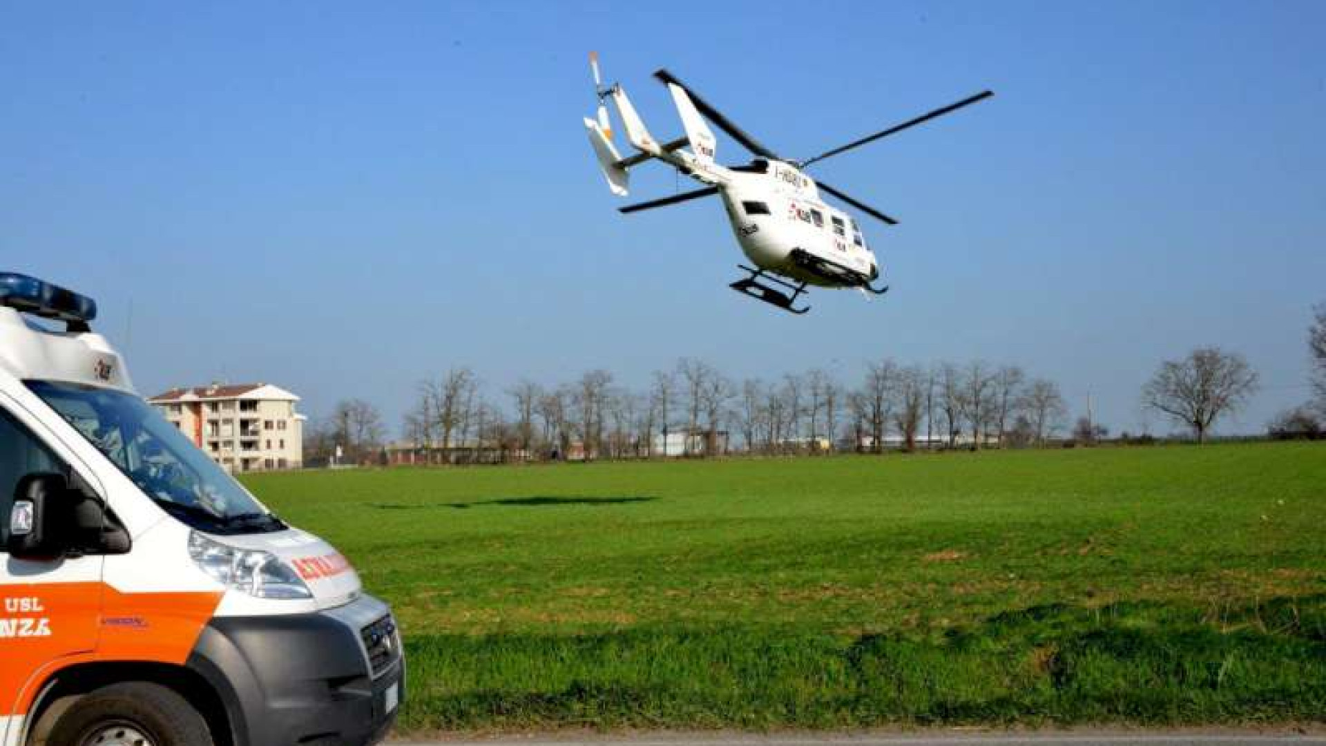 Si ferisce con la motozappatrice in giardino, 65enne in gravi condizioni