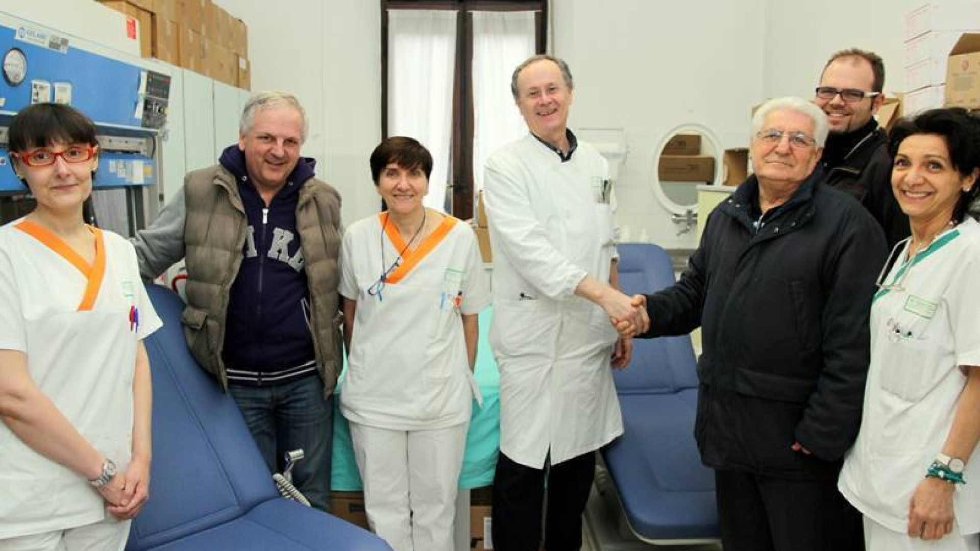 Avis San Giuseppe dona due poltrone al day hospital di Oncologia