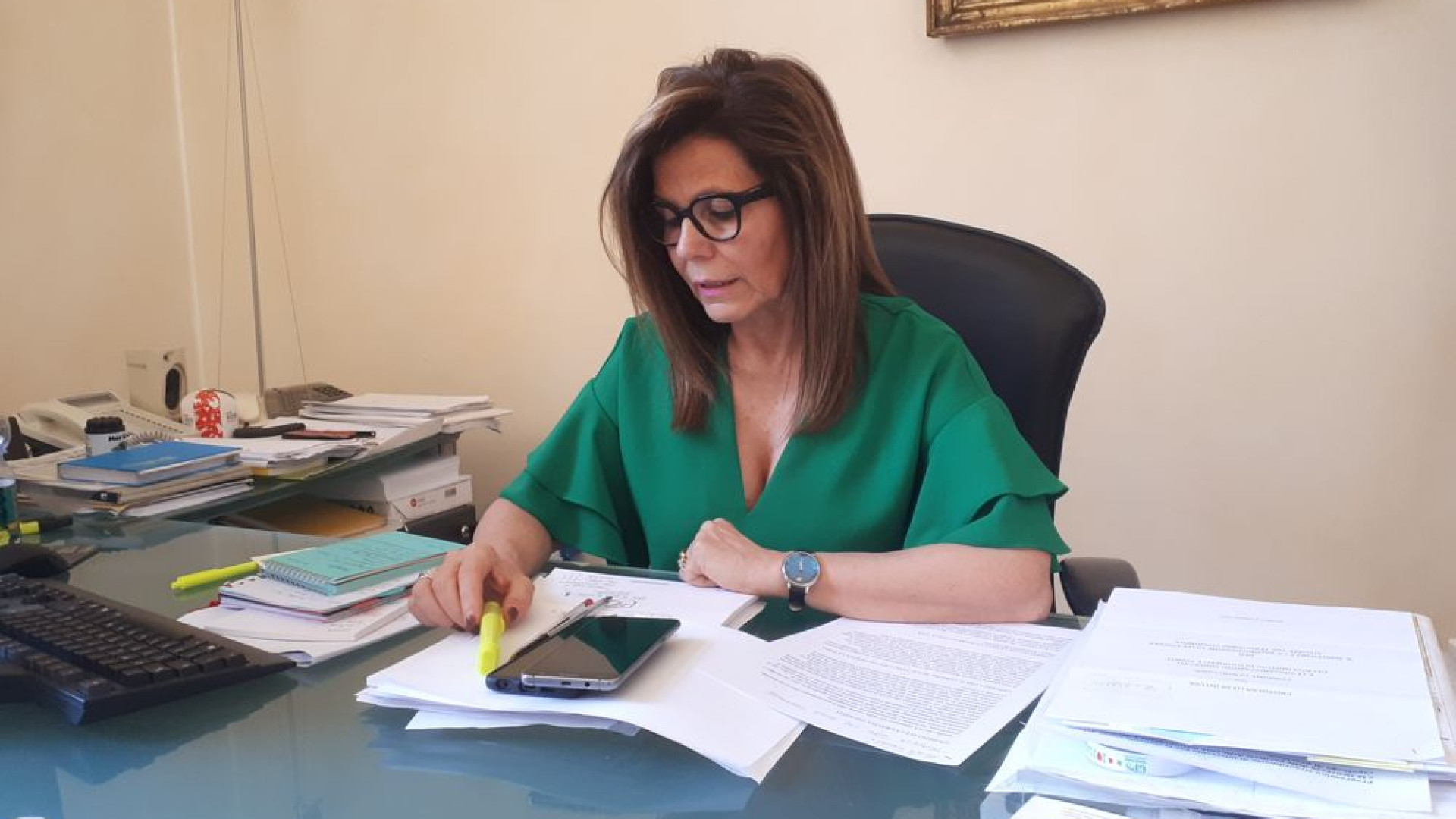 Il sindaco in lacrime: "Irresponsabile, pronti a costituirci parte civile"
