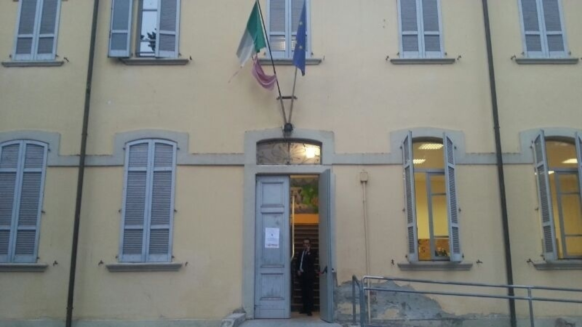 L'ex scuola di Roncaglia è inagibile. Il seggio elettorale spostato a Borghetto
