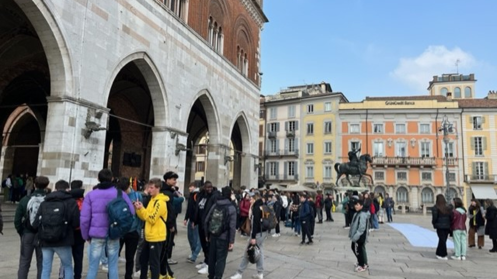 Gli studenti ricordano le vittime della mafia. "Insieme per una società migliore"