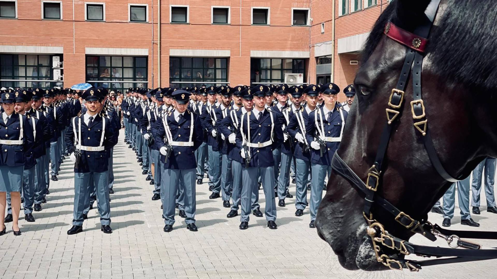 Giuramento per 204 nuovi poliziotti: “Siate esempio di integrità e professionalità"