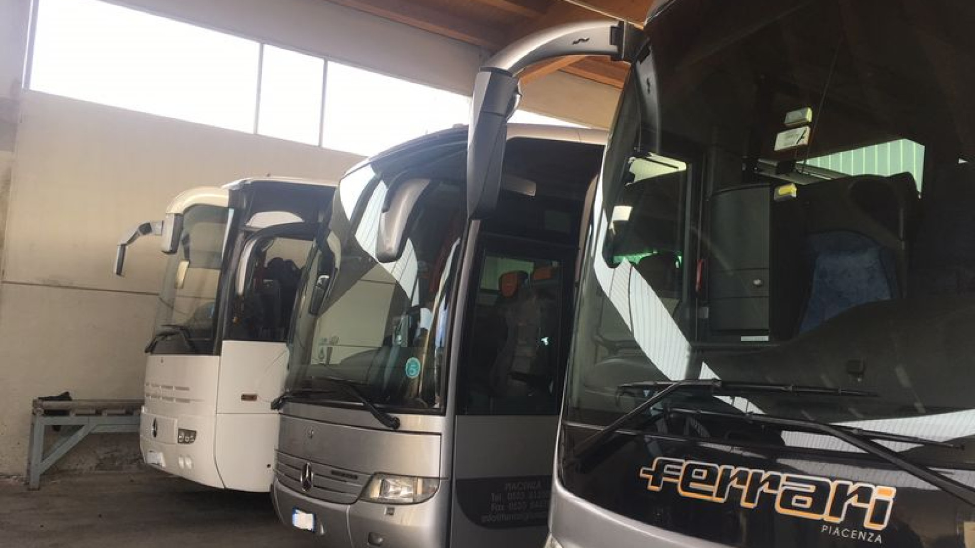 Stop a gite e viaggi, autonoleggi al tracollo: "Abbiamo spese e personale, serve aiuto subito"