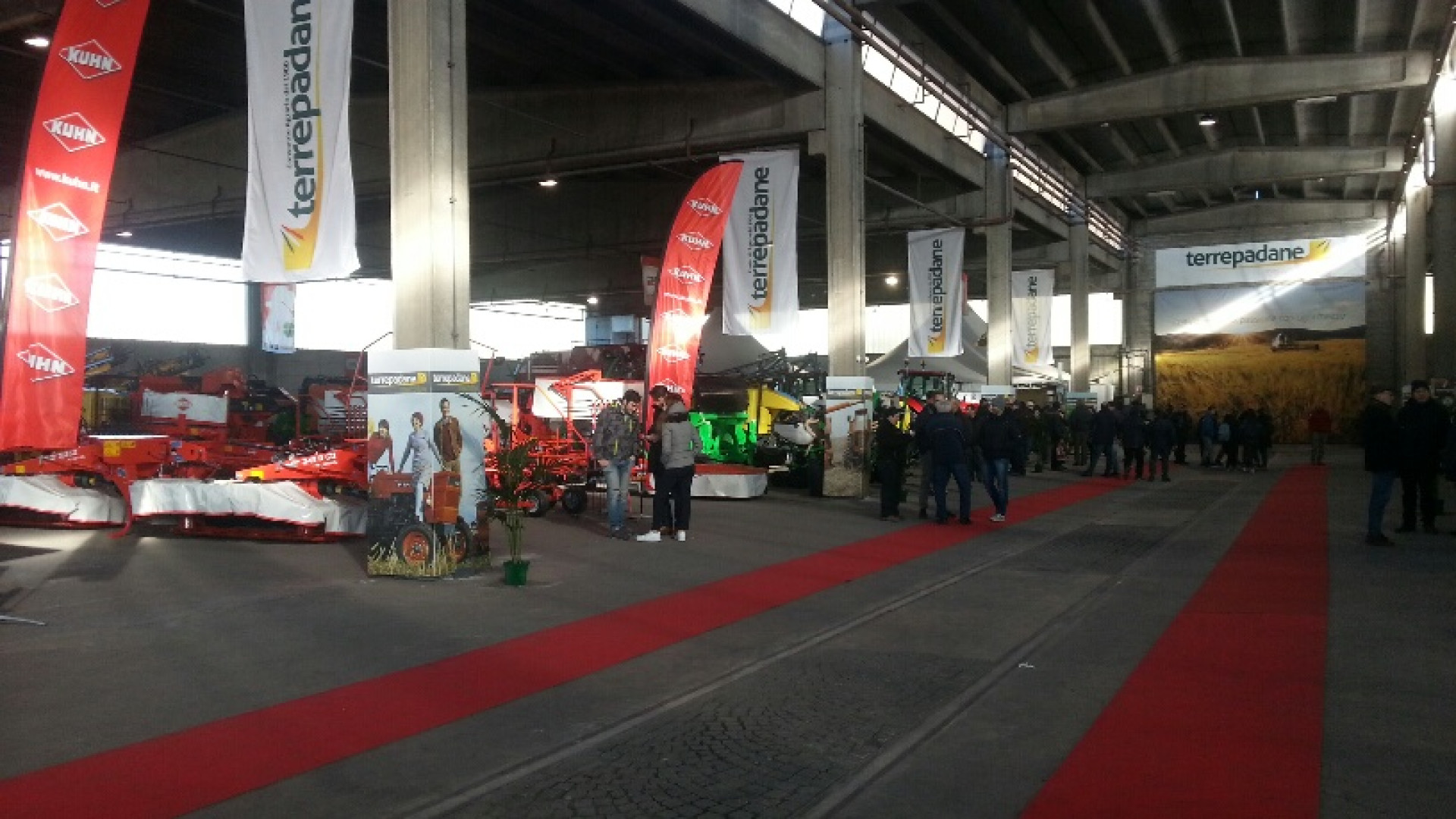 Terrepadane, inaugurato lo showroom: macchine agricole di ultima generazione