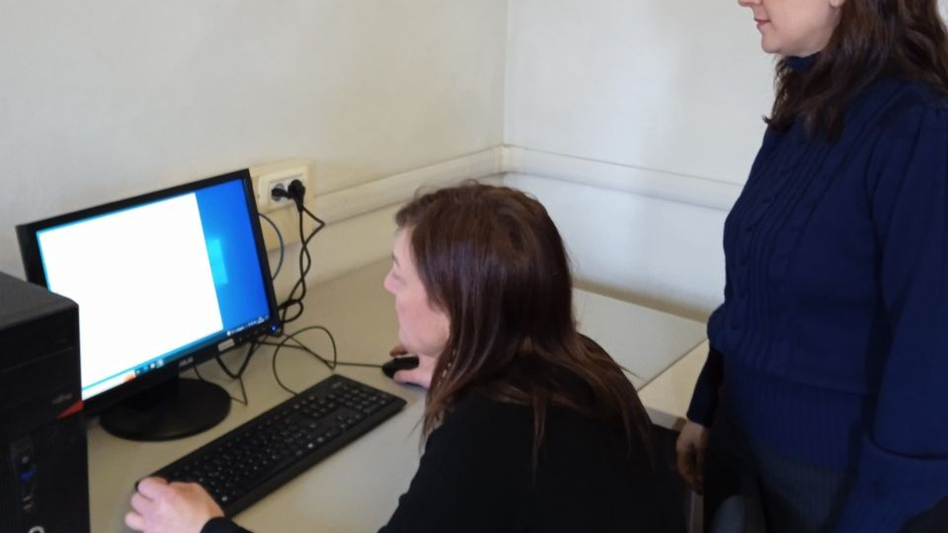 Nuovi computer e videoproiettore per la biblioteca di Villa Braghieri
