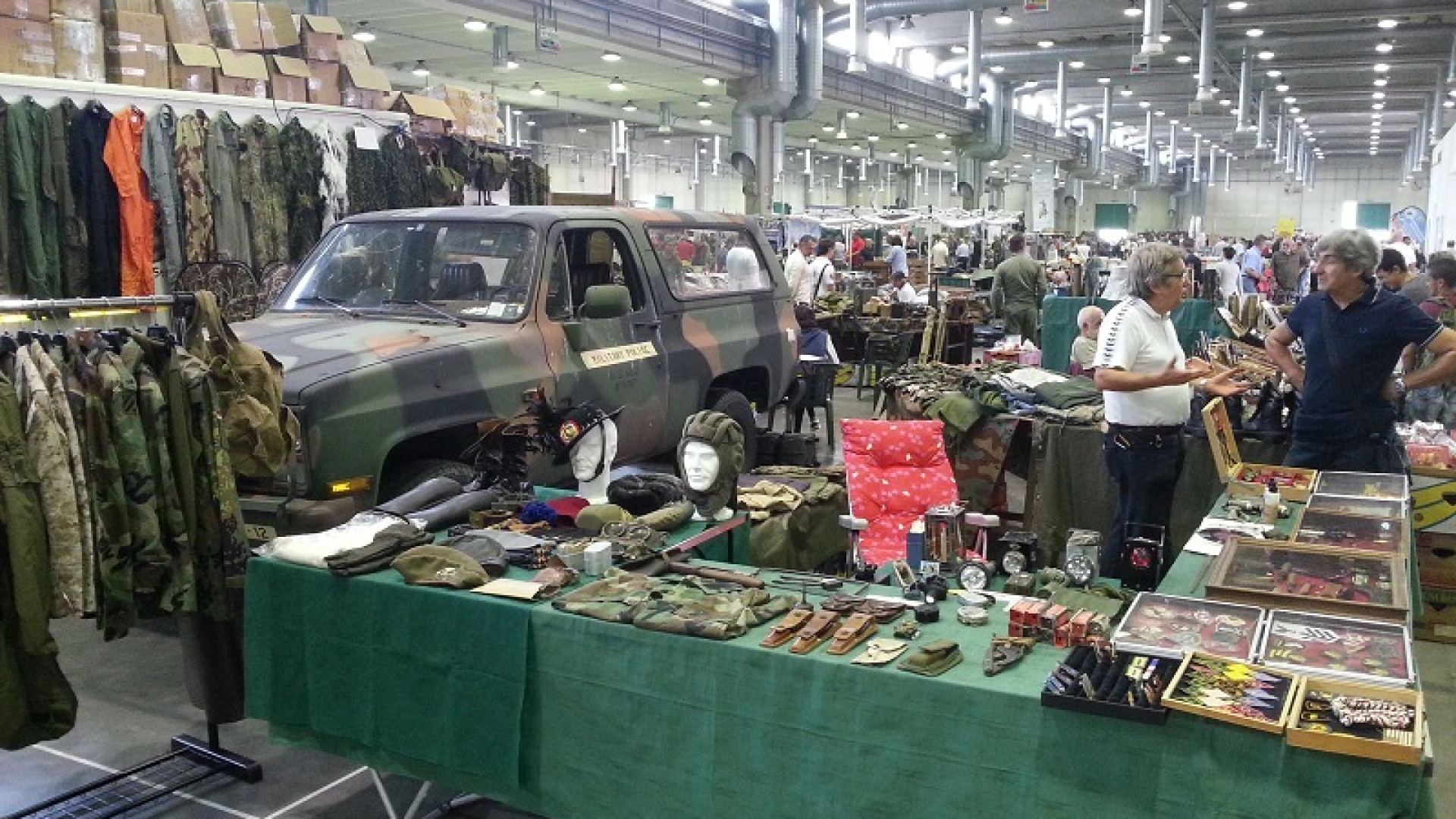 Auto e moto d'epoca a Piacenza Expo: appassionati da tutta Italia