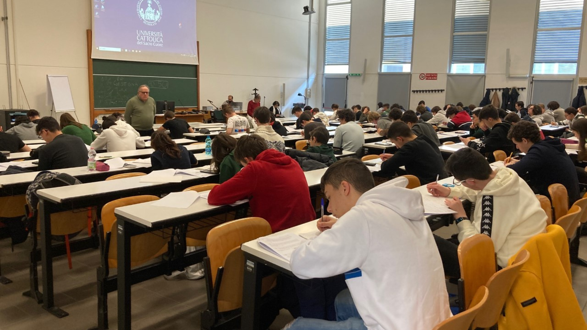 Sfida a colpi di problemi tra i giovani cervelloni di fisica: i campionati in Cattolica