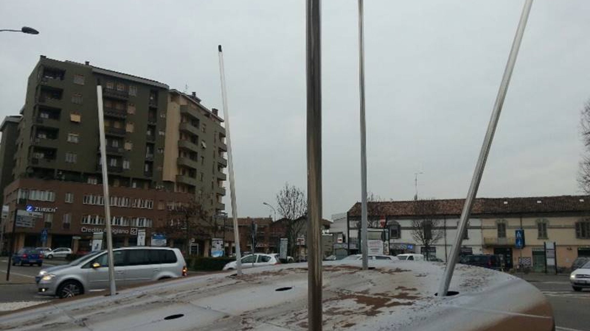 Barriera Torino, addio ai pali: la rotonda diventerà una fontana