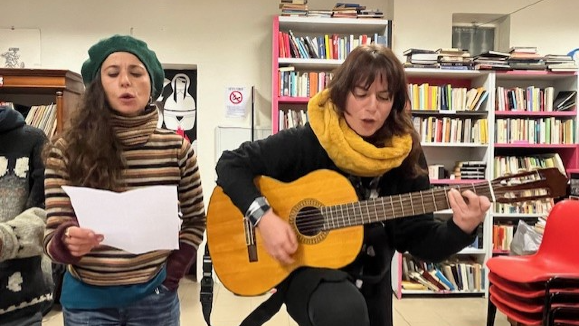 Brani di lotta e di resistenza, da un gruppo di amiche nasce il coro dell'Infrangibile