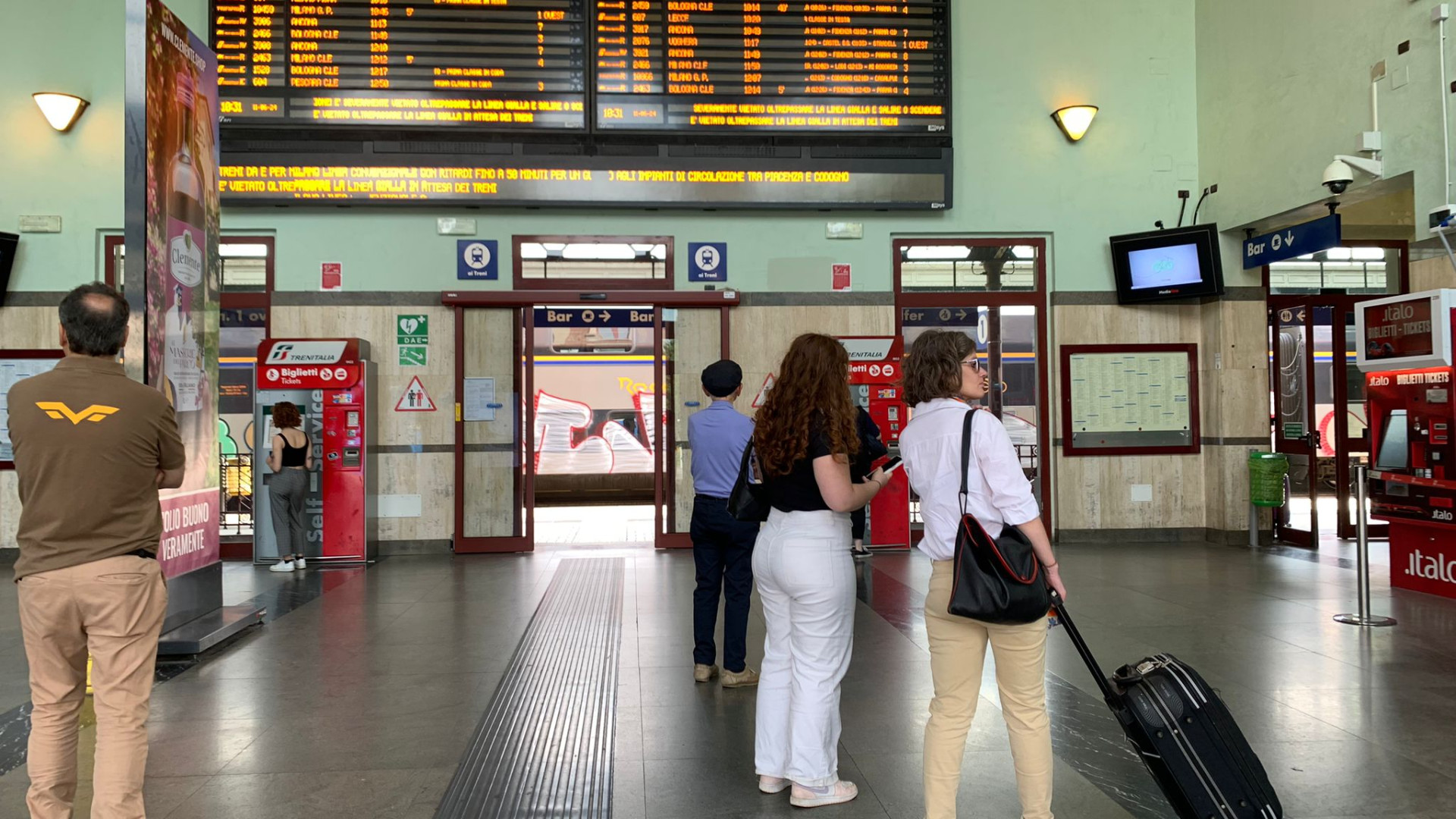 Stazione, guasto agli impianti: treni bloccati sulla linea Piacenza-Milano