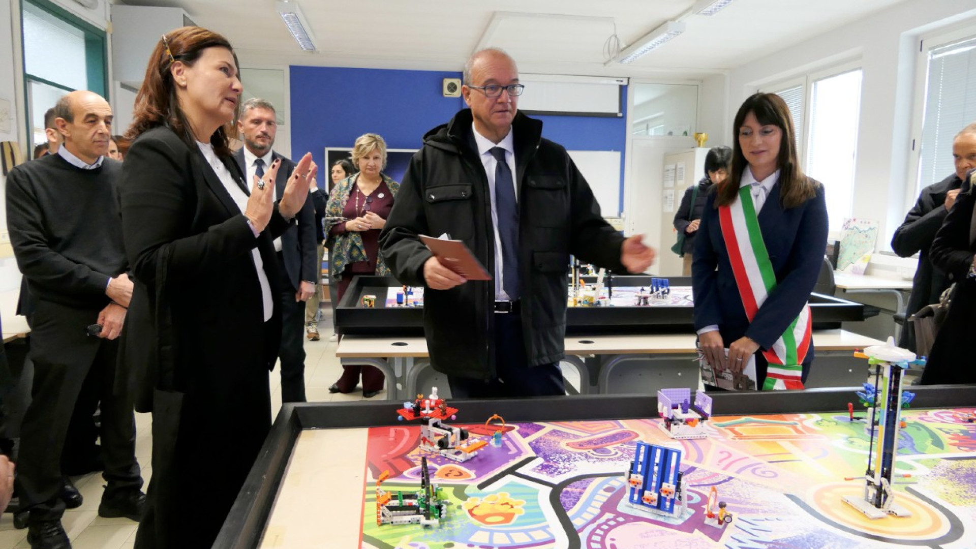 Castello, il ministro Valditara visita le scuole: "Valorizzano diversità, studente al centro"