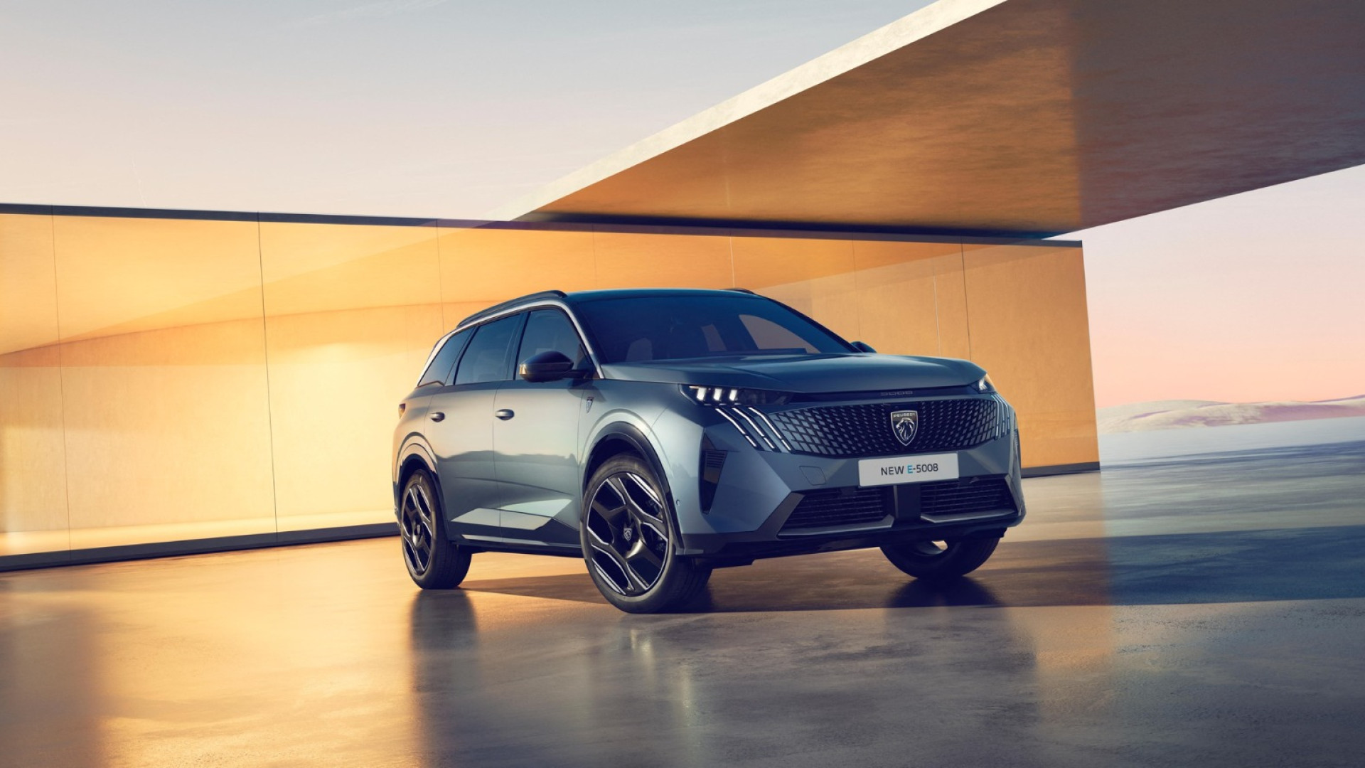 Peugeot e-5008: il SUV elettrico 7 posti perfetto per le famiglie