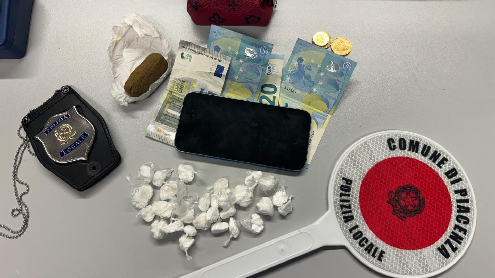 Spaccio agli Orti di via Degani: arrestato minorenne con 41 grammi di droga