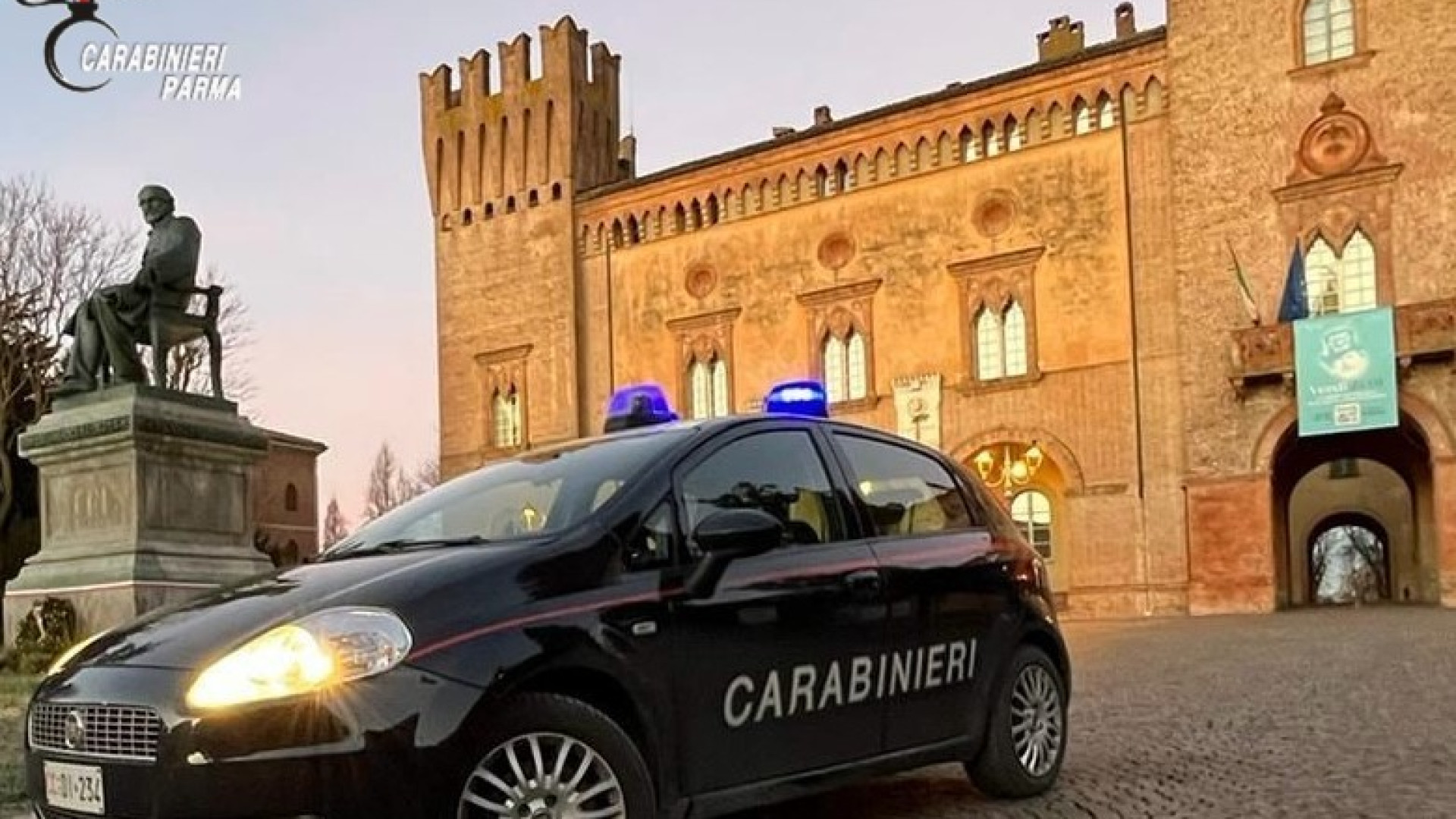 Perseguita la ex e diffonde i loro video intimi: 28enne piacentino in manette