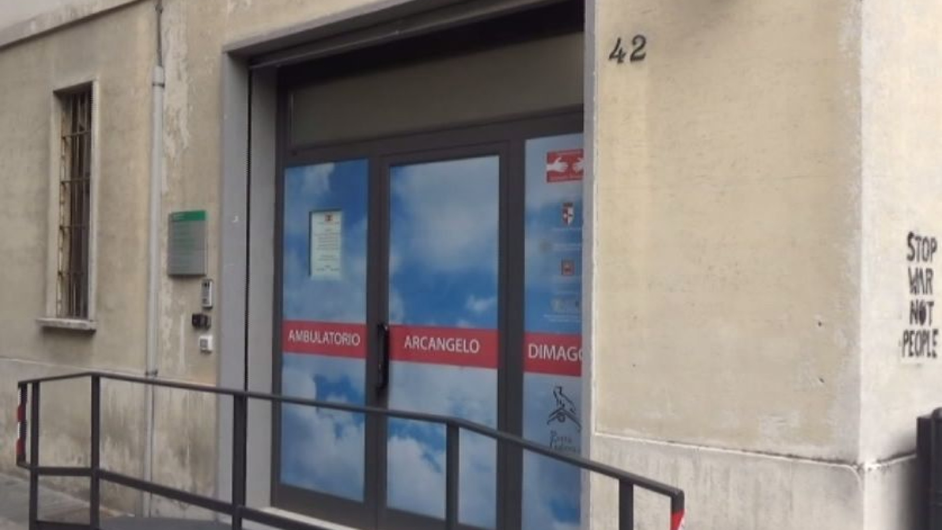 Trasloco per l'ambulatorio di via Pozzo, ma si accendono le polemiche con la proprietà