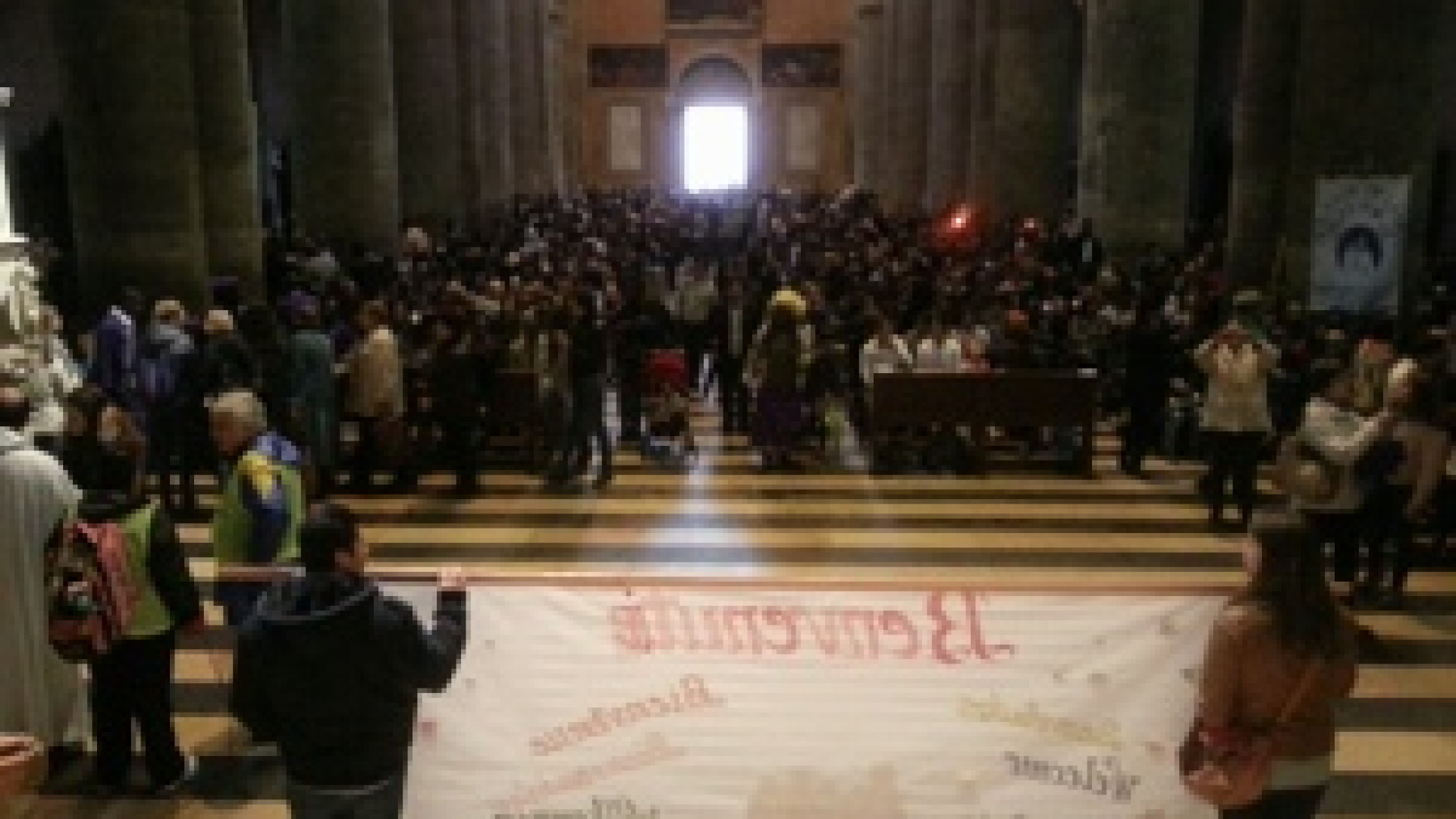 Duemila pellegrini in Duomo per Scalabrini e le vittime di Lampedusa